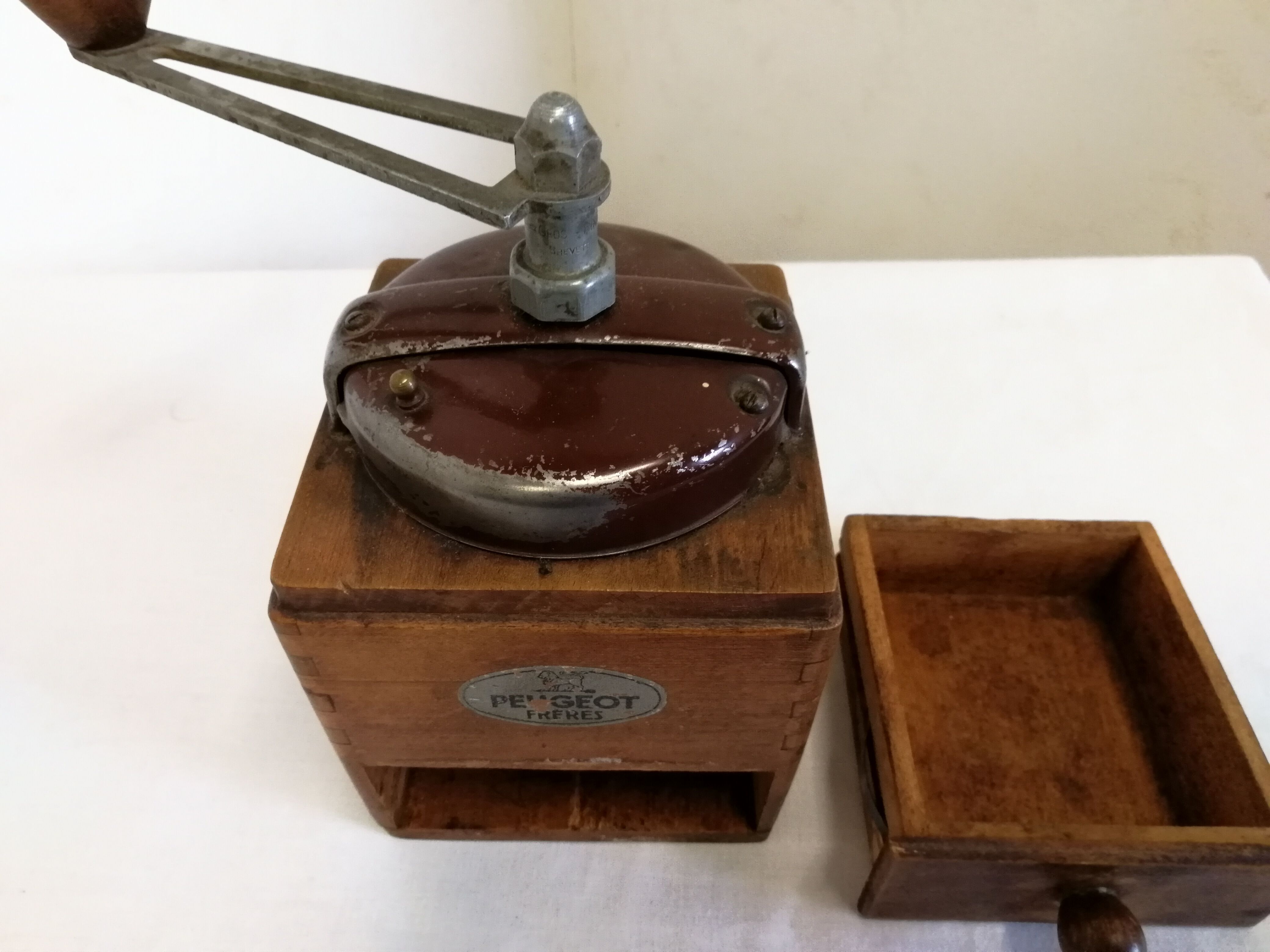 Former coffee mill peugeot frères