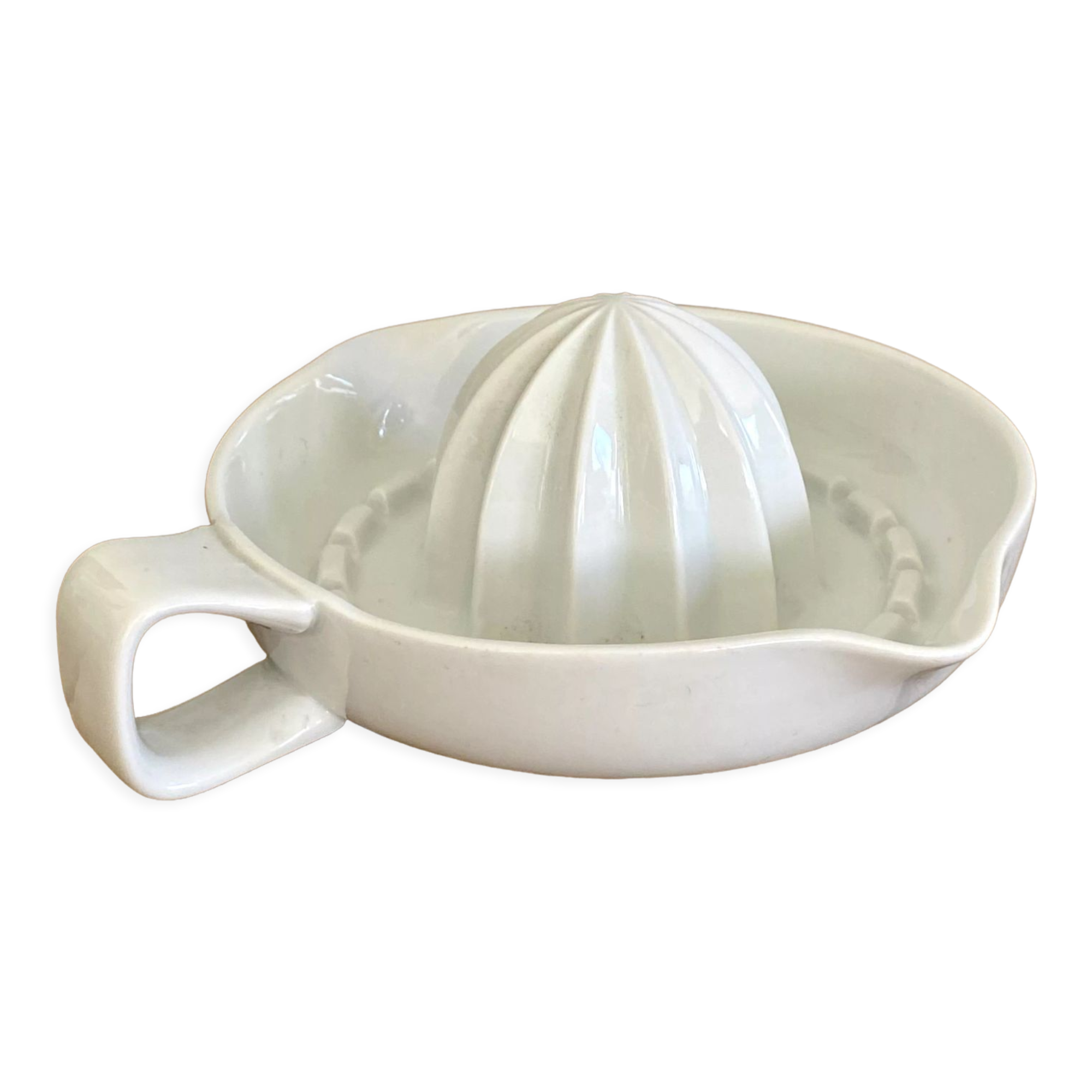 Citrus press with handle, earthenware spouts