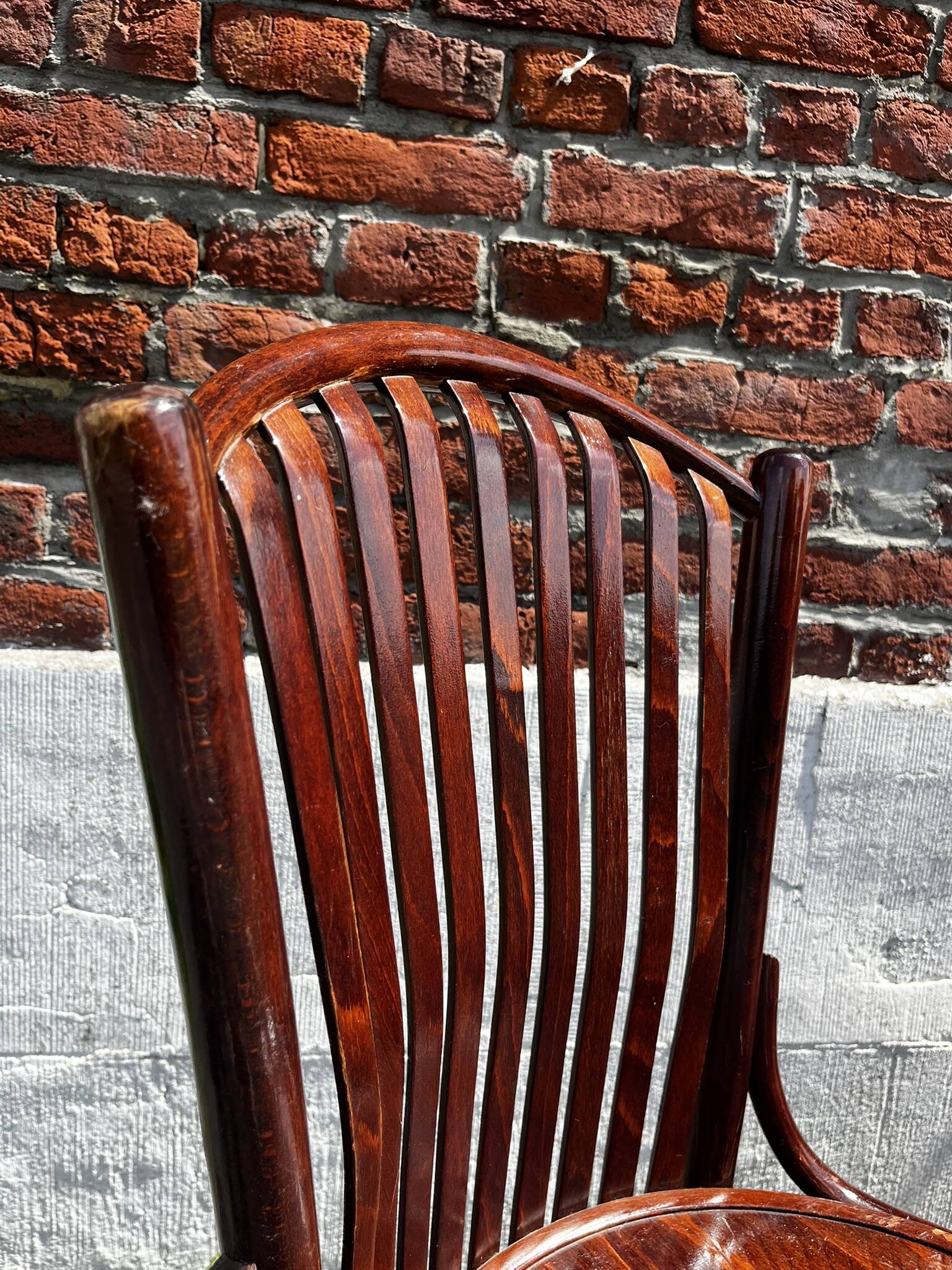 Lot of 4 vintage bistro chairs with slats in Thonet style.