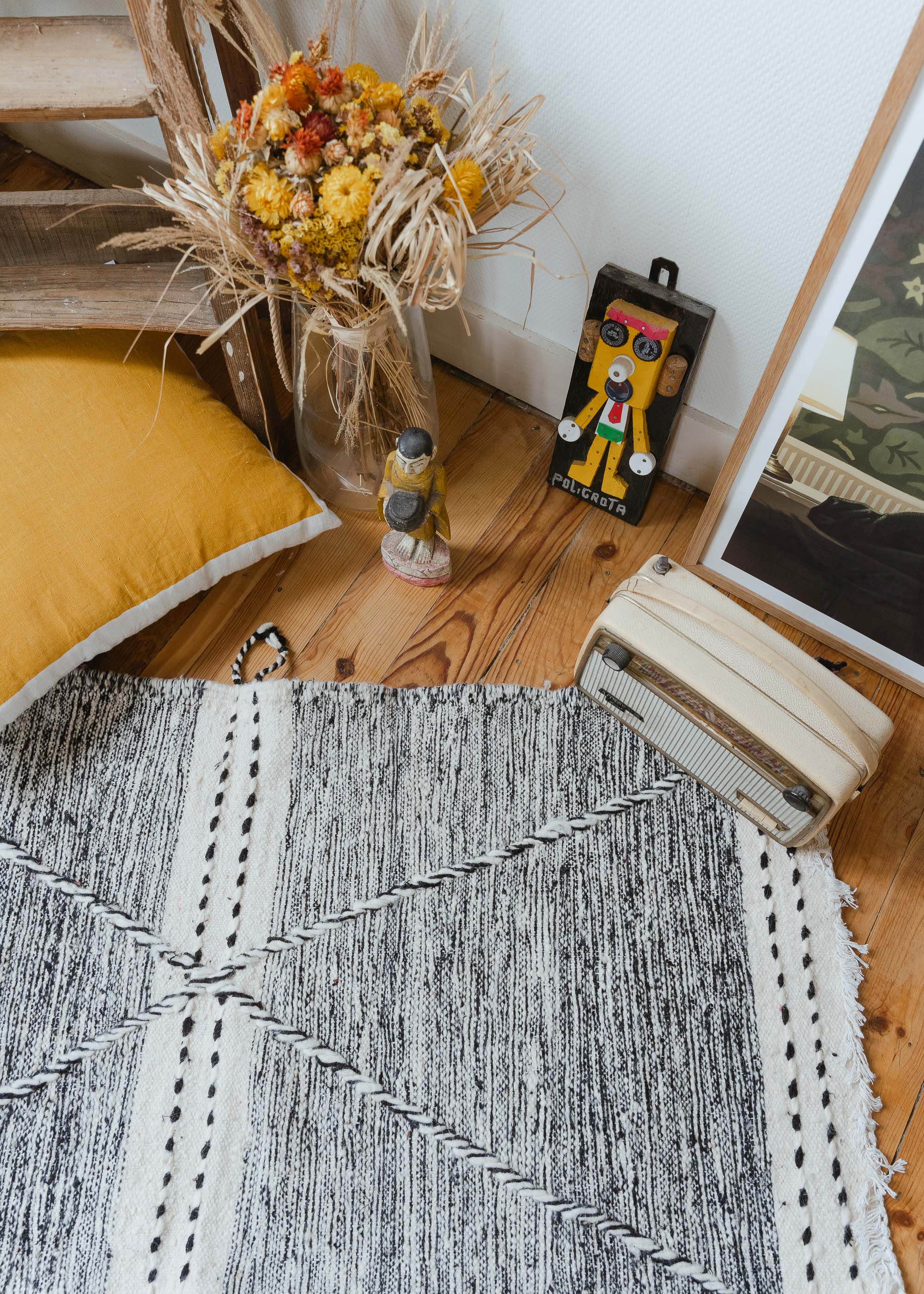 Berber carpet Zanafi - 100% black and white wool - 115 cm x 60 cm