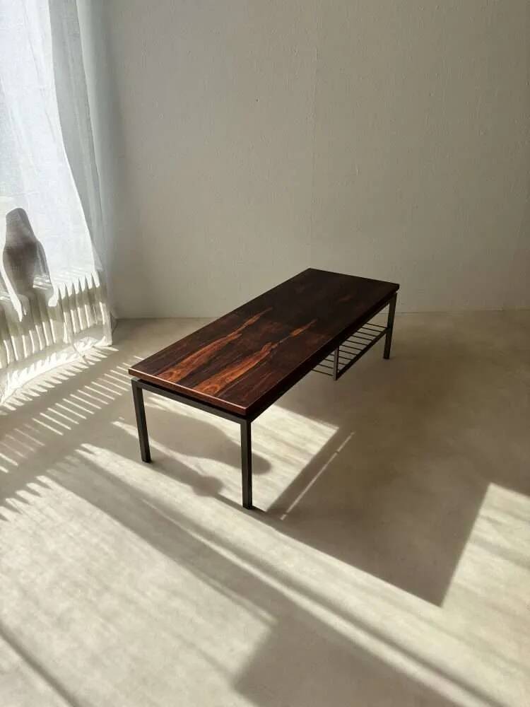 Mid-century design coffee table in rosewood from the 1960s.