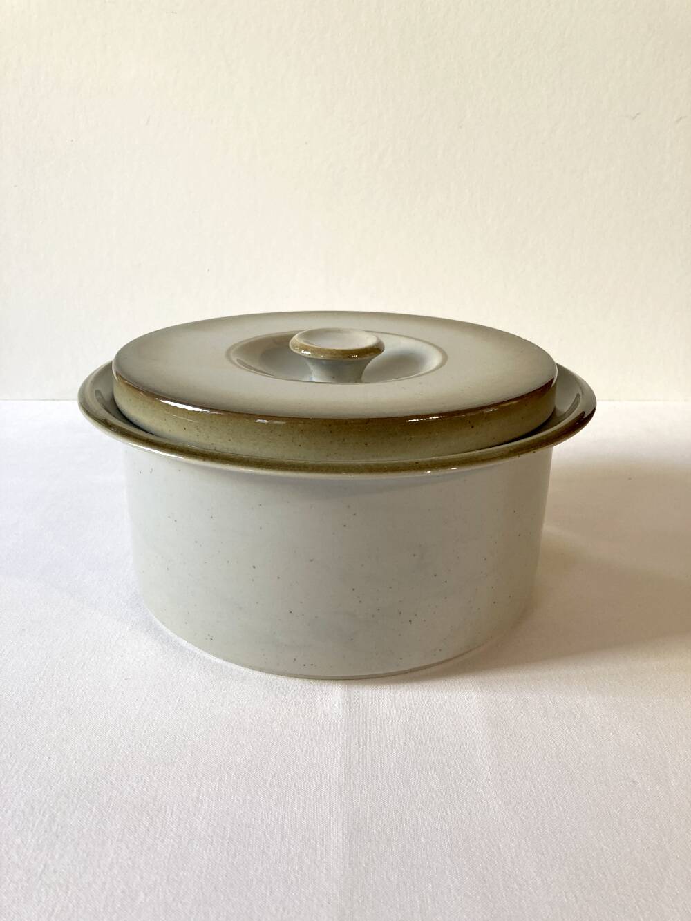 High-fired stoneware dish/tureen, Brenne earthenware factory, 1970s-1980s