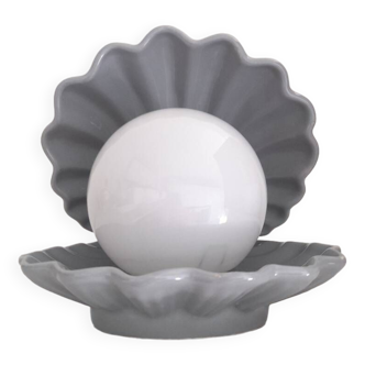 Gray shell lamp with pearl