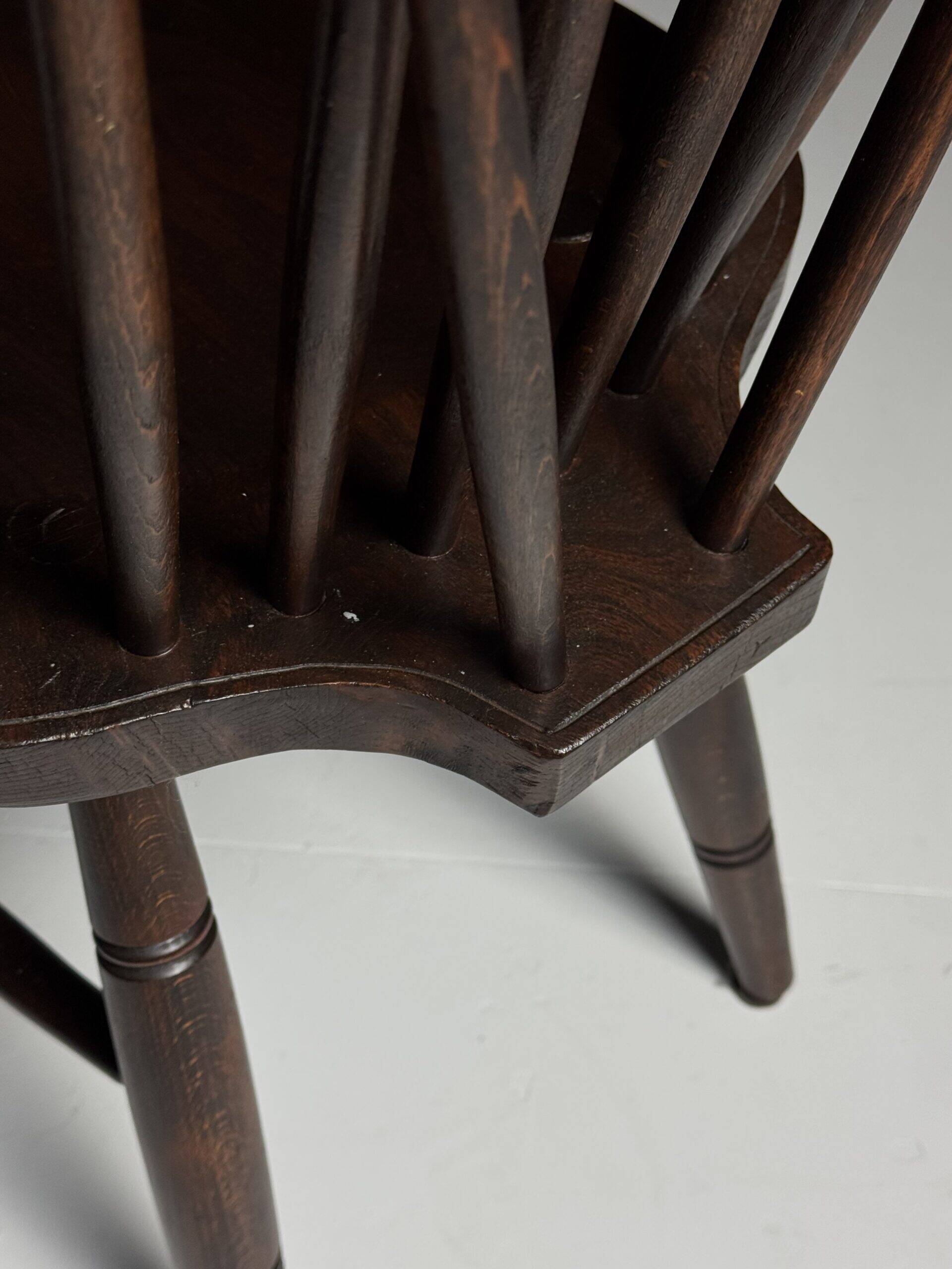 Set of 4 Windsor dining chairs