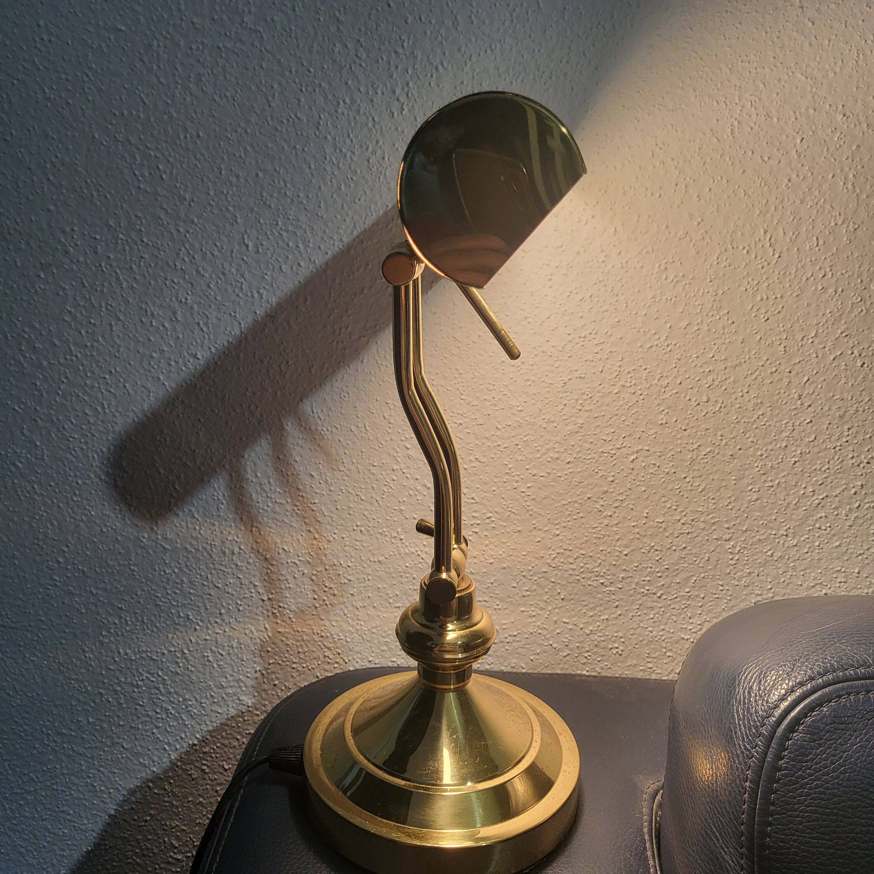 Notary, banker's lamp