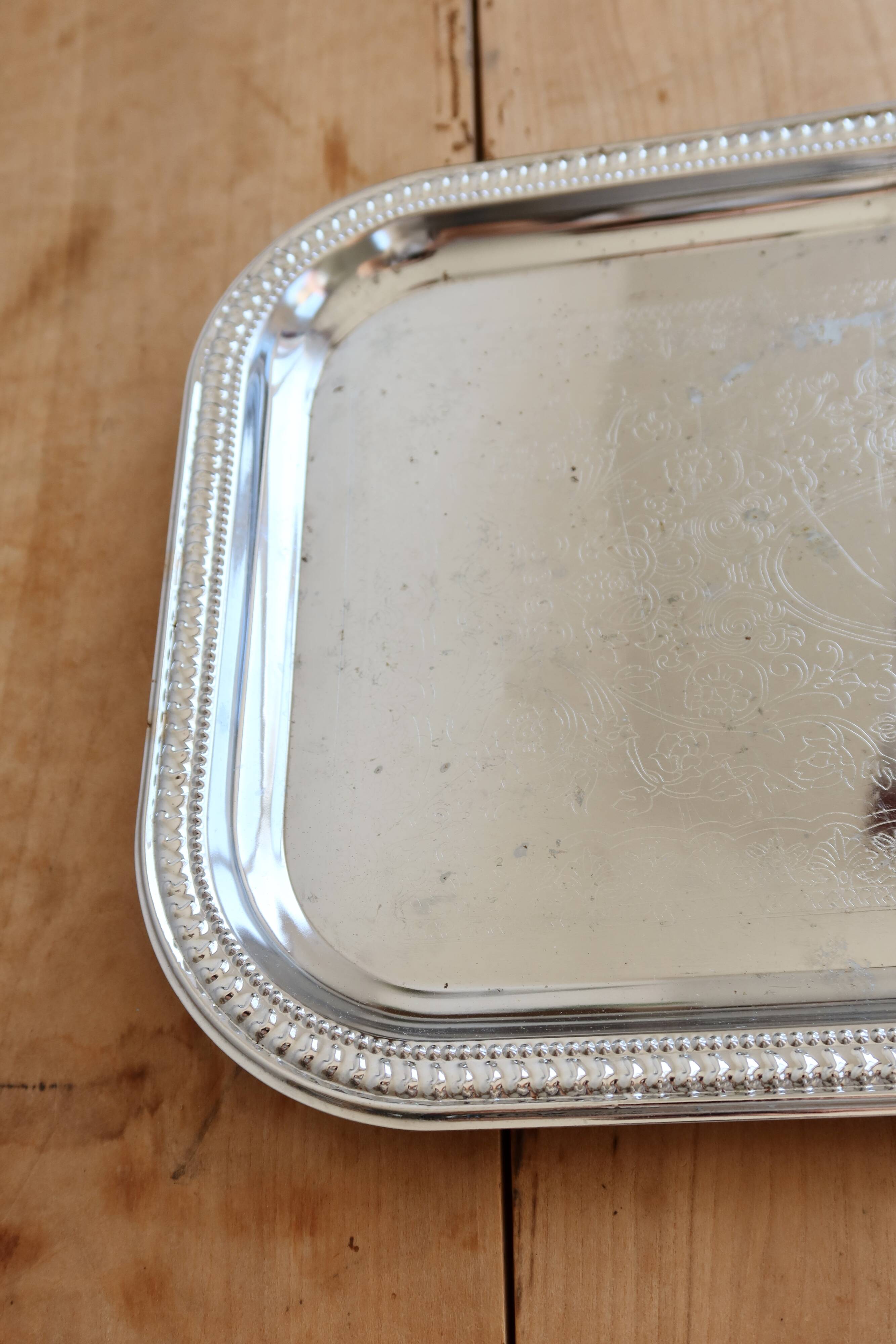 Rectangular silver-plated serving tray - Beaded edge