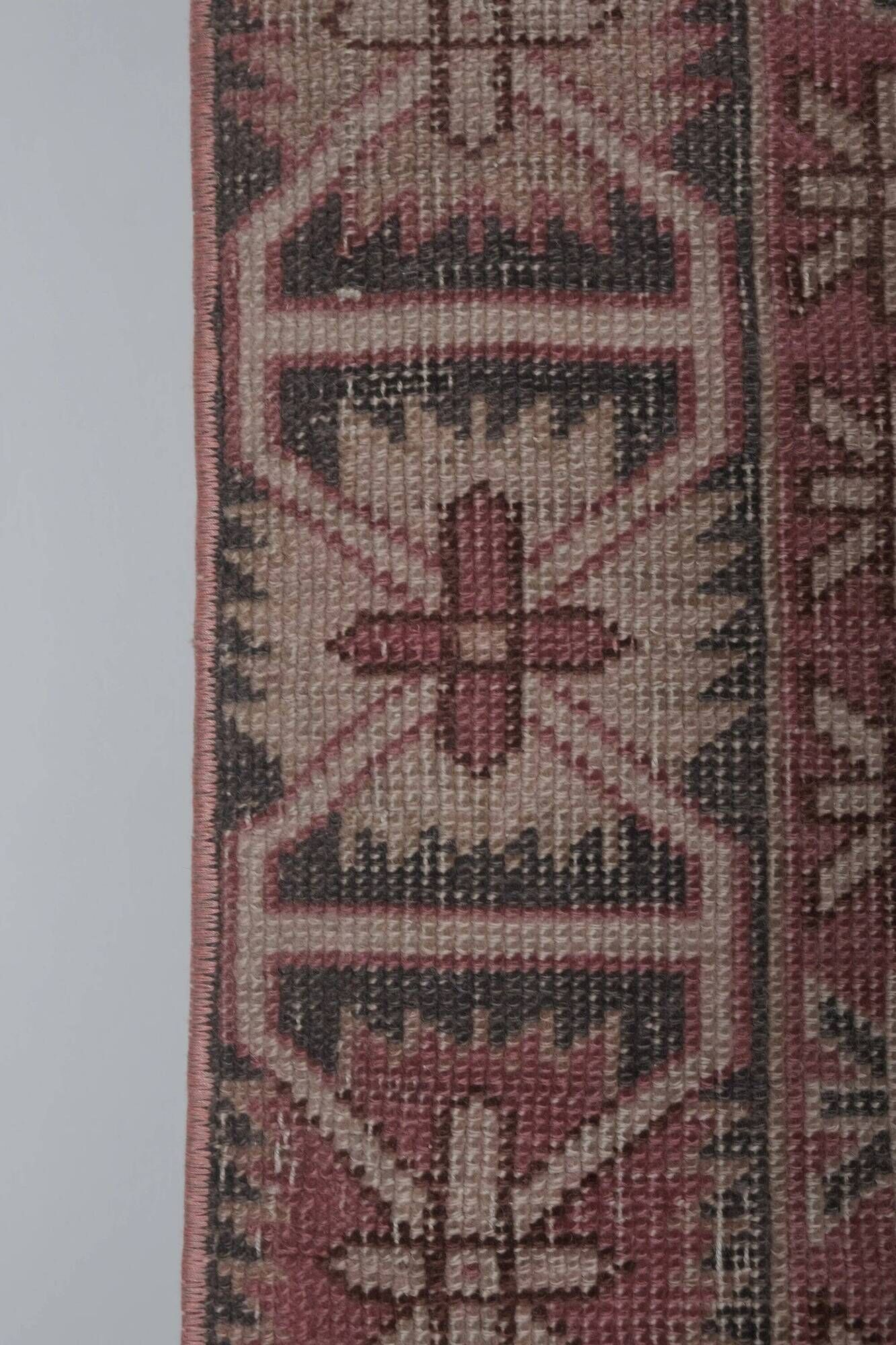 Vintage handmade Turkish rug 165x183 cm