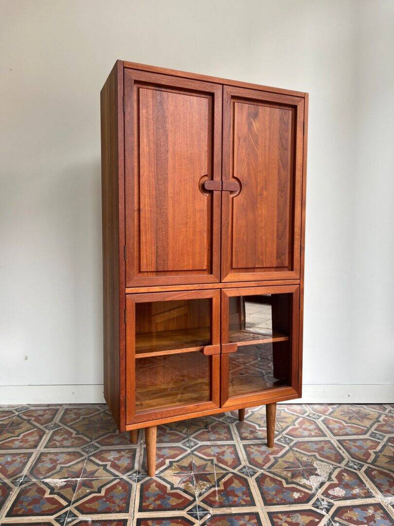 Vitrine Dyrlund