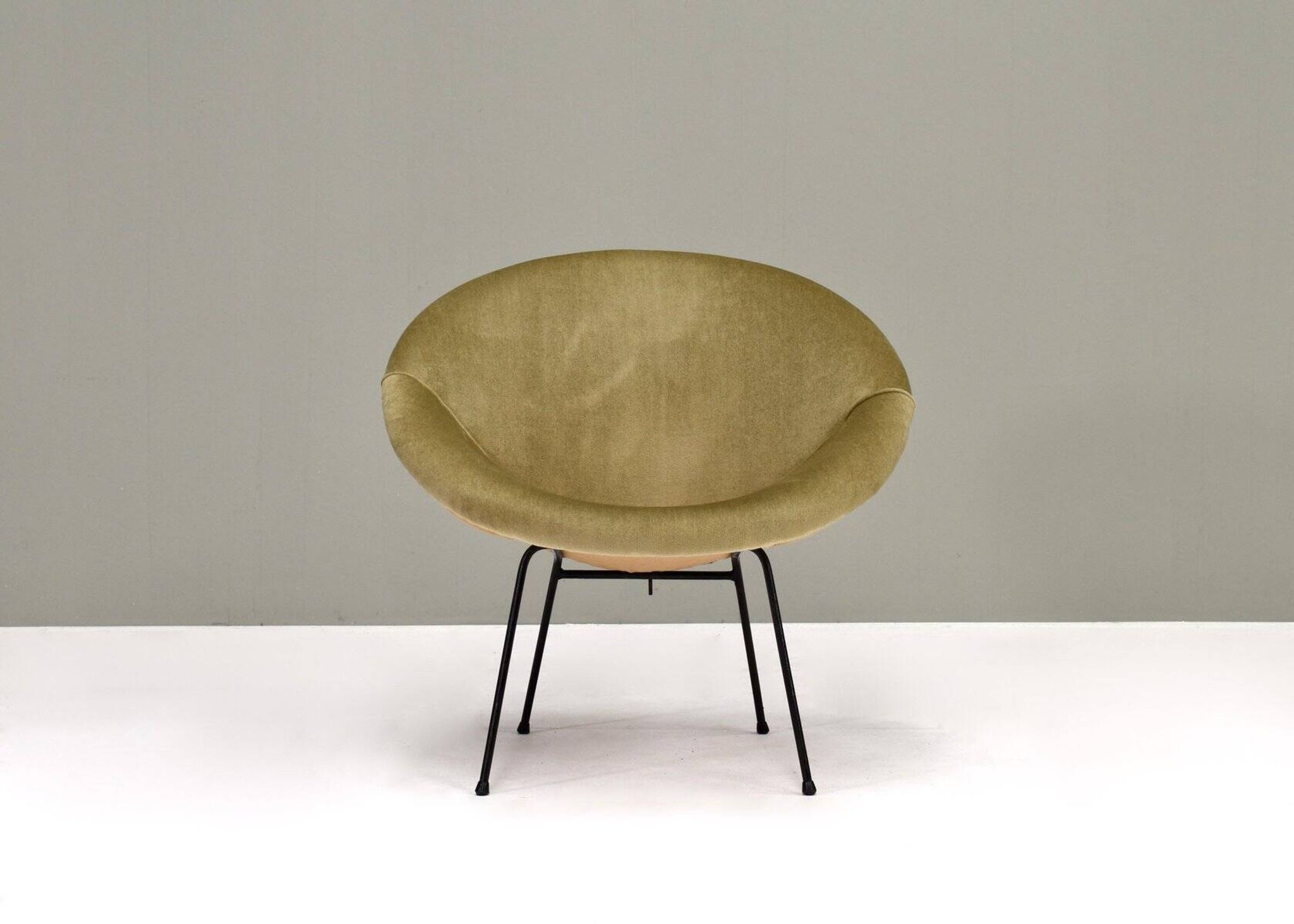 Fauteuil en velours en forme de cercle, années 1950
