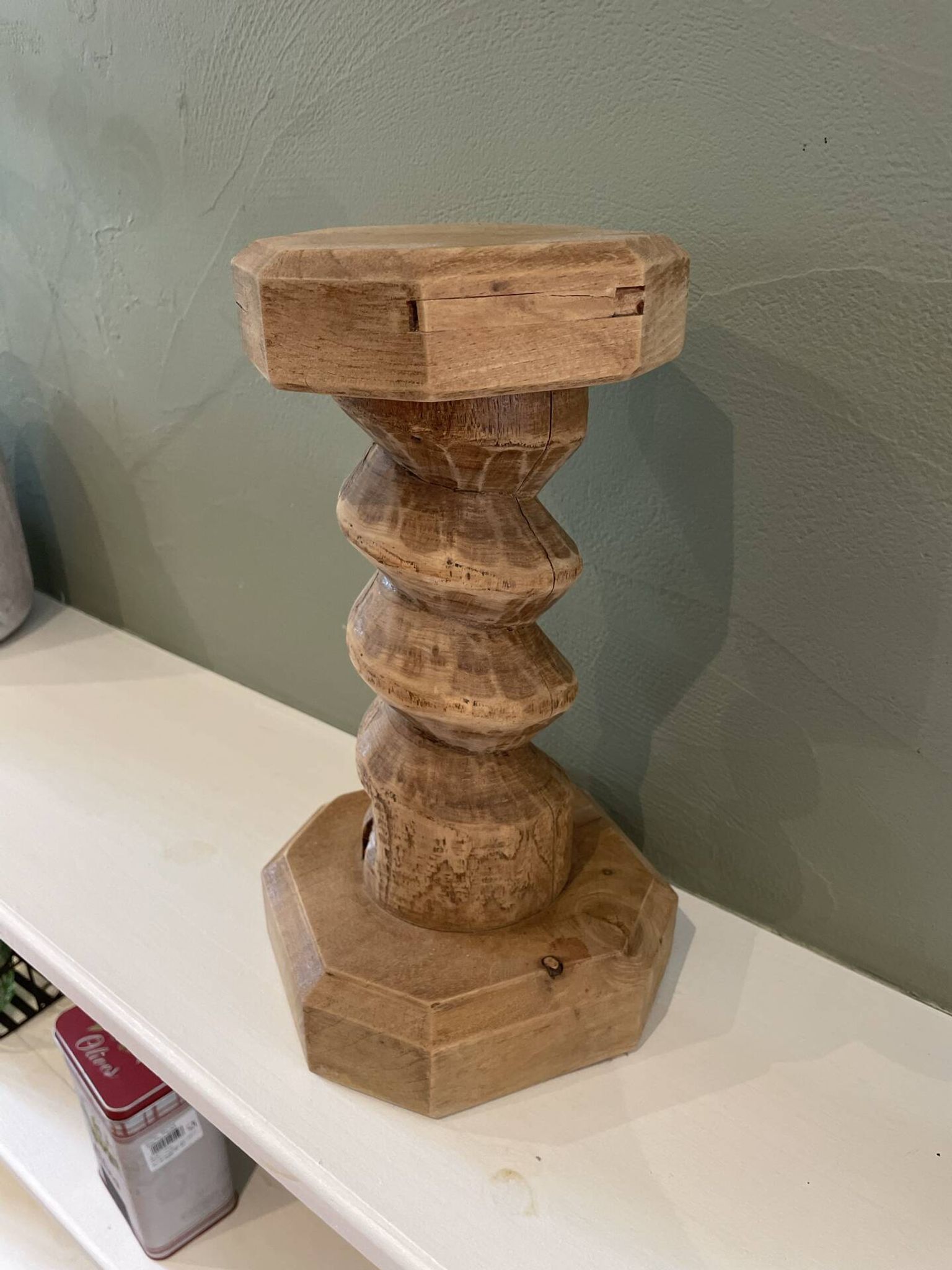 Show the decorative press.