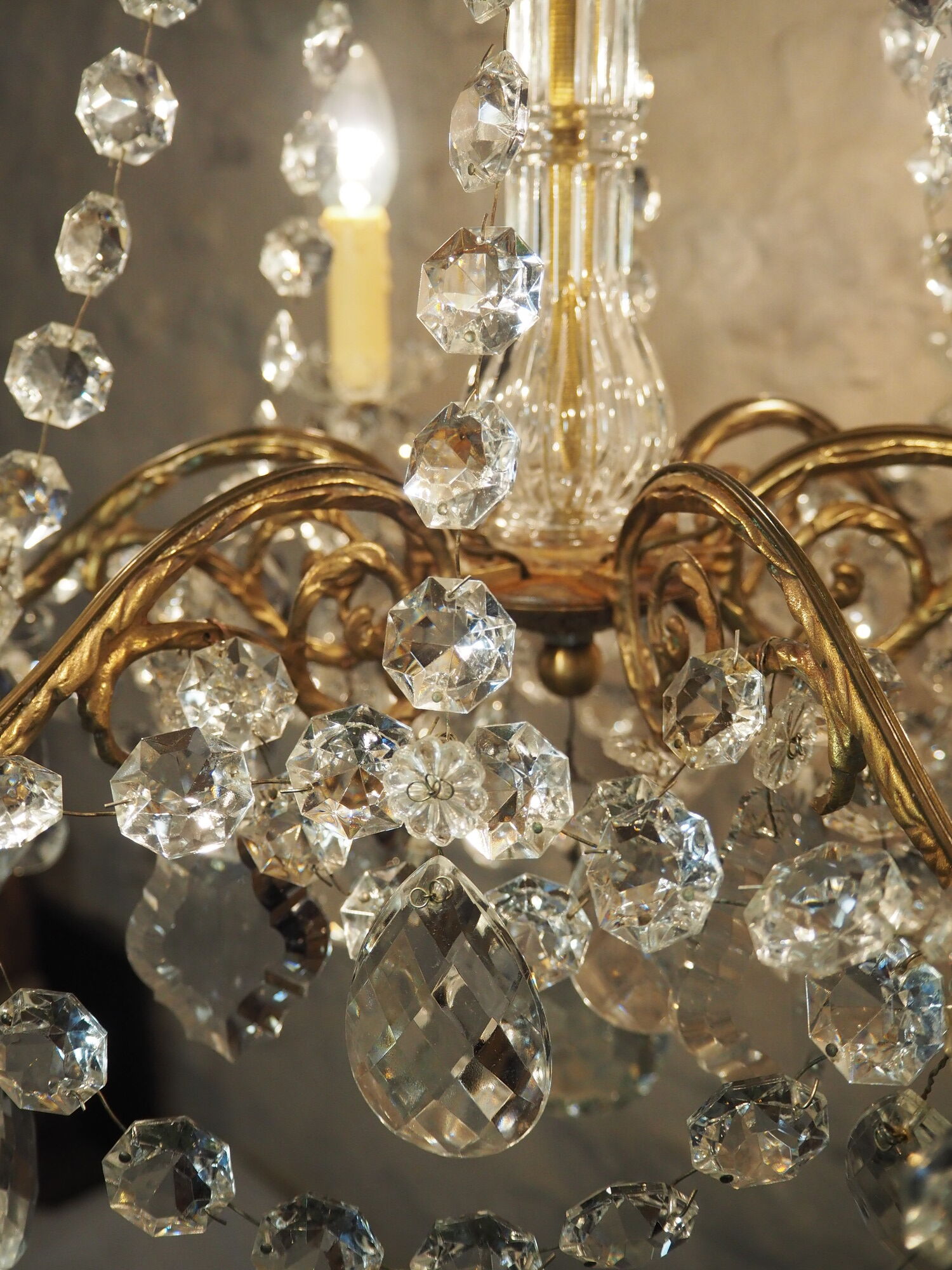 Ancient bronze and pampilles chandeliers with facets and crystal cups - old style - 6 fires