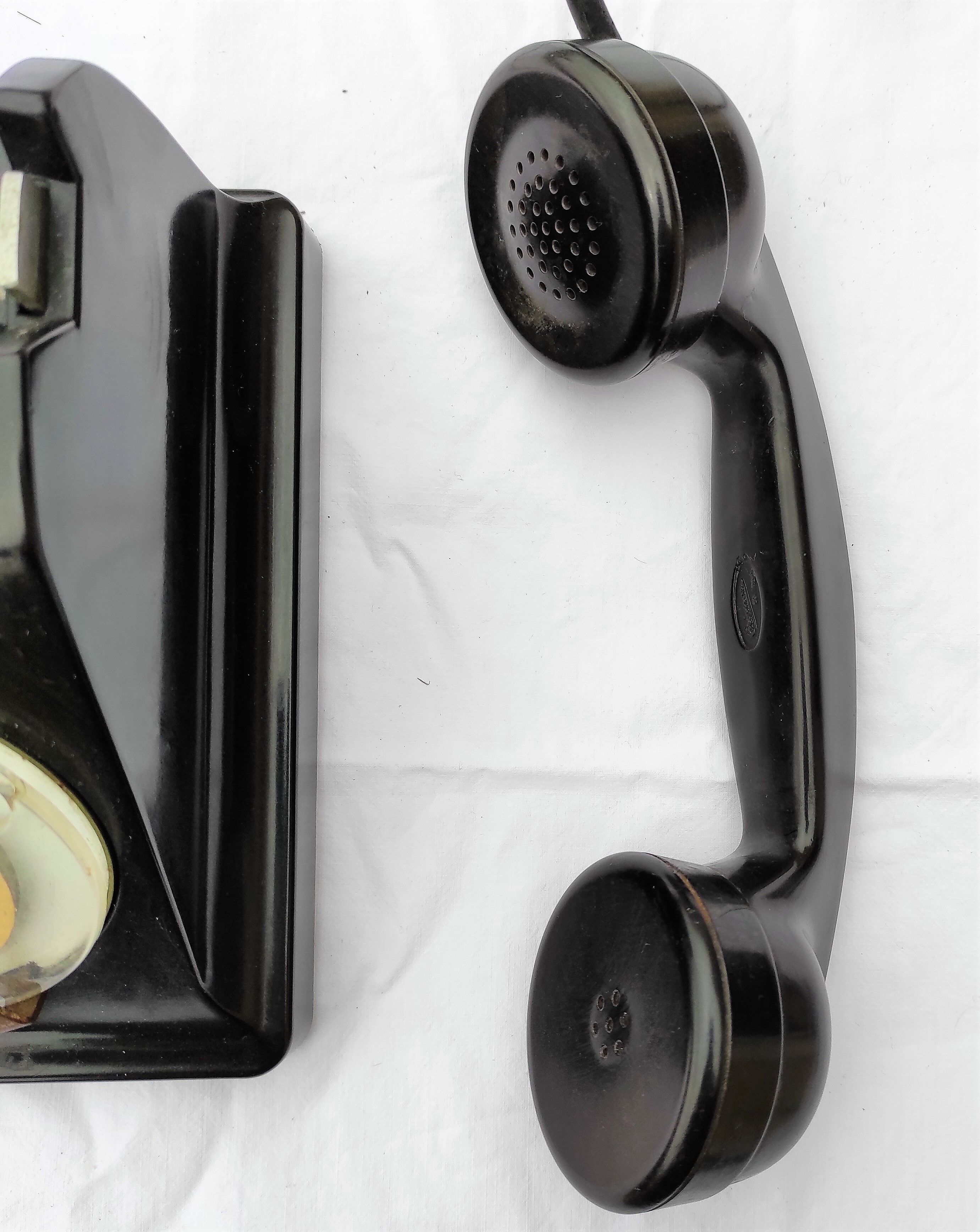 Ericsson phone design brand vintage in bakelite black years 50