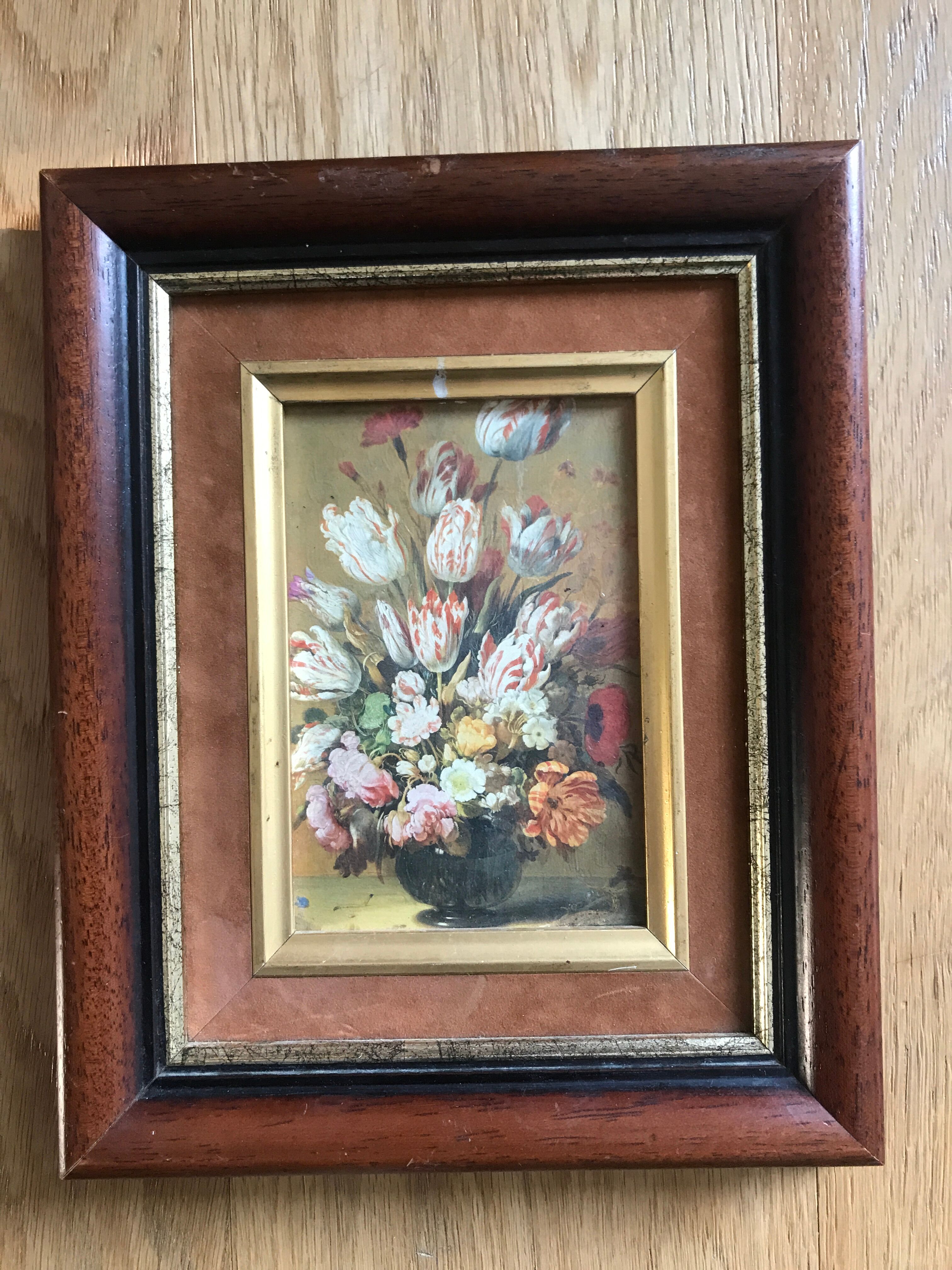 Small table bouquet of flowers