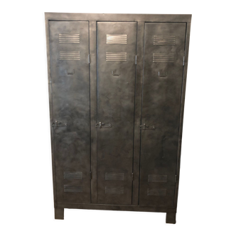 Industrial cloakroom 3 metal doors
