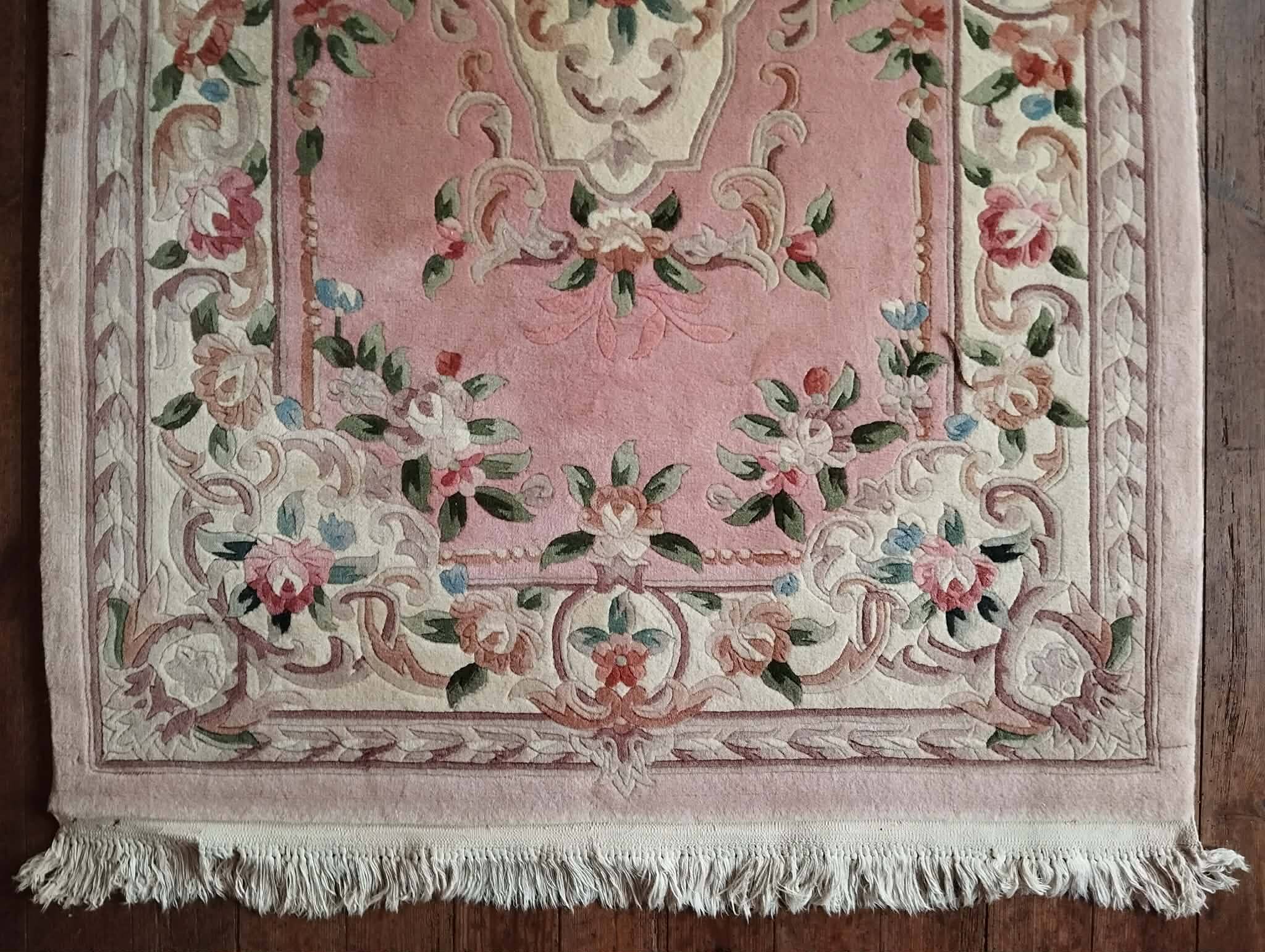 Handmade Chinese rug 186x123cm