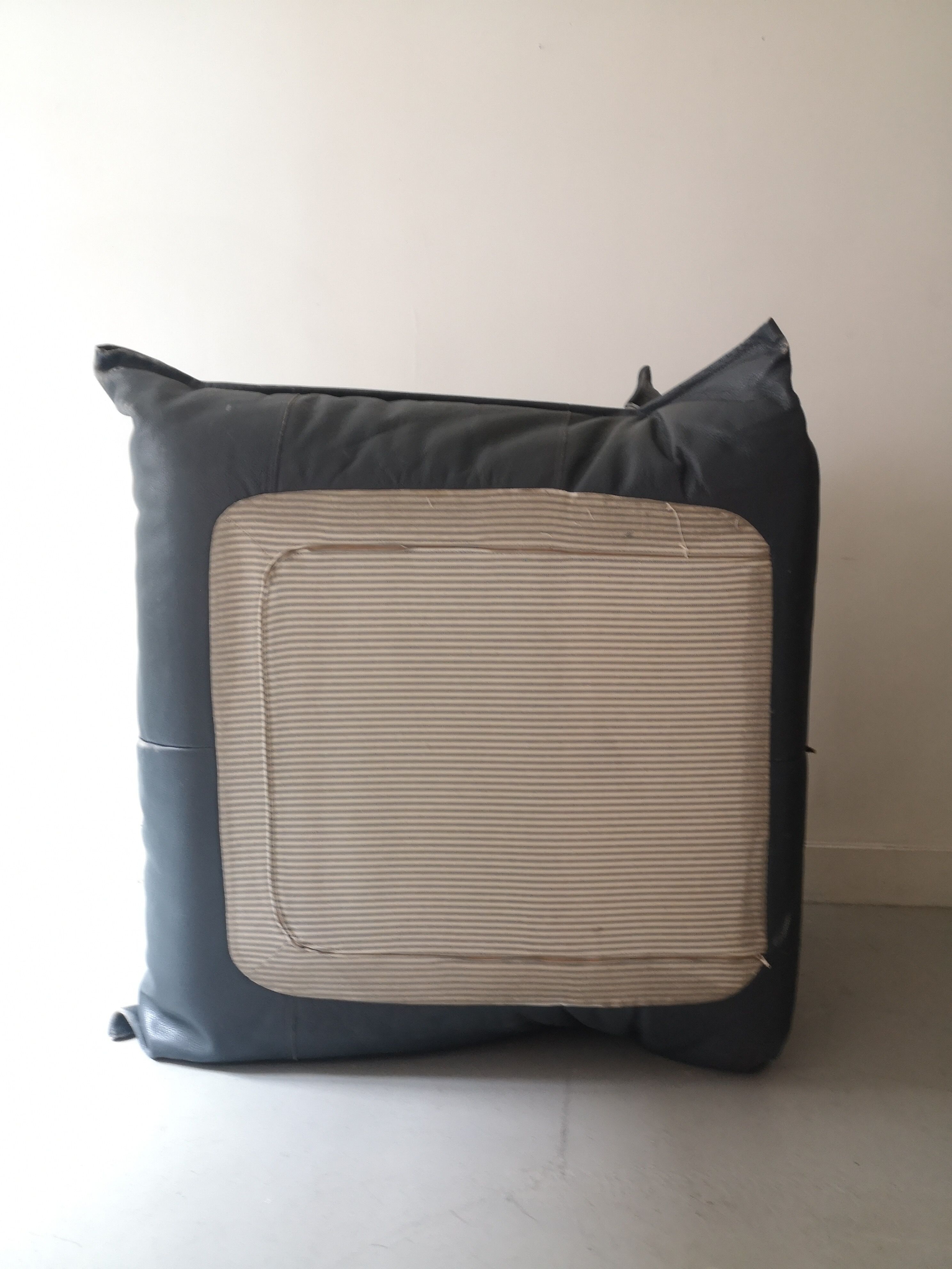 Ligne Roset heating and pouf ensemble, 1970