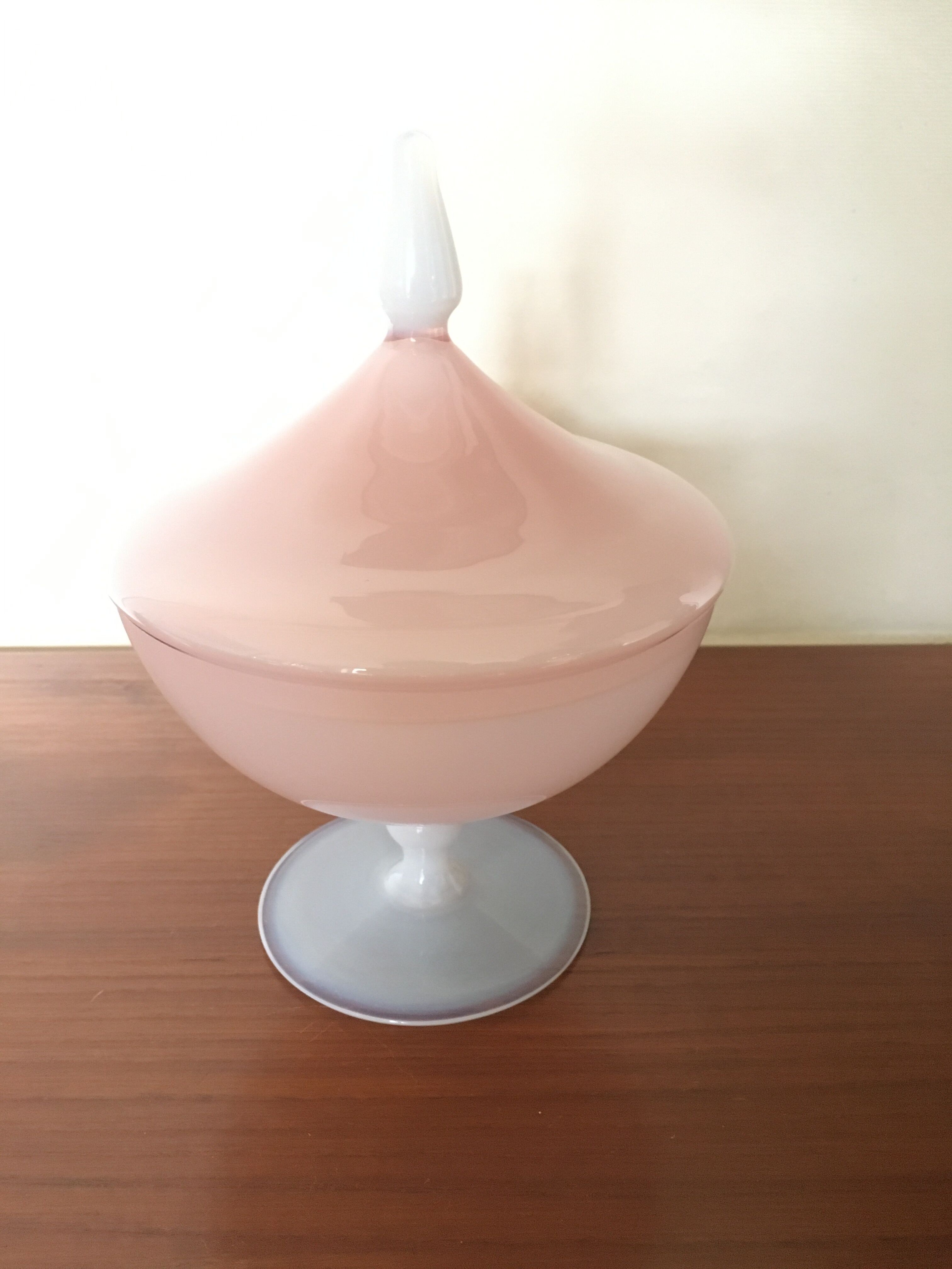 Candy on pink opaline foot