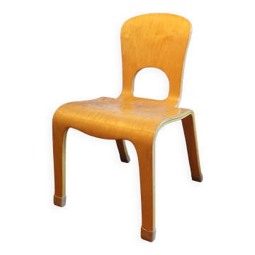 Child's chair in plywood