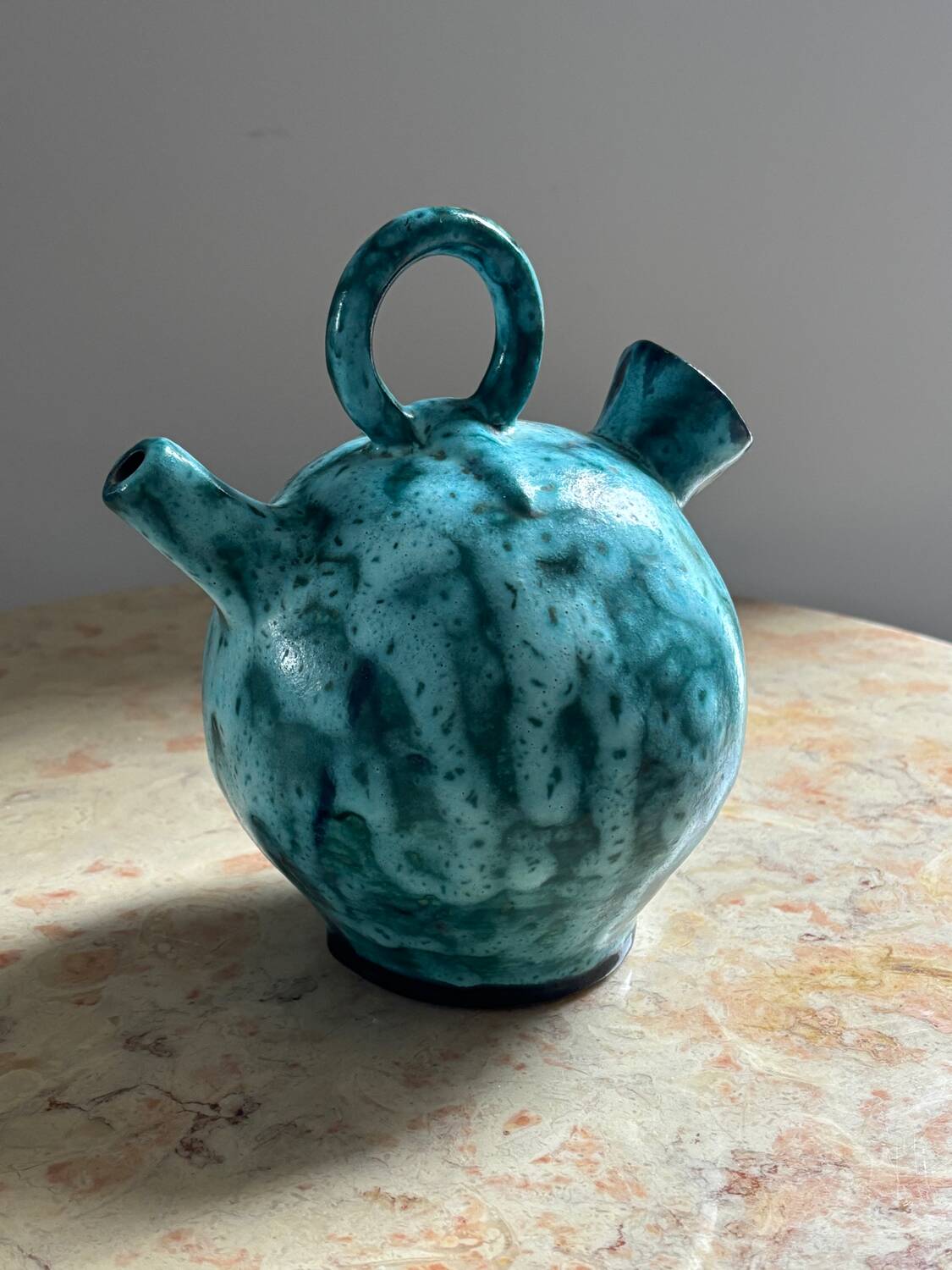 Pichet boule, gargoulette en céramique