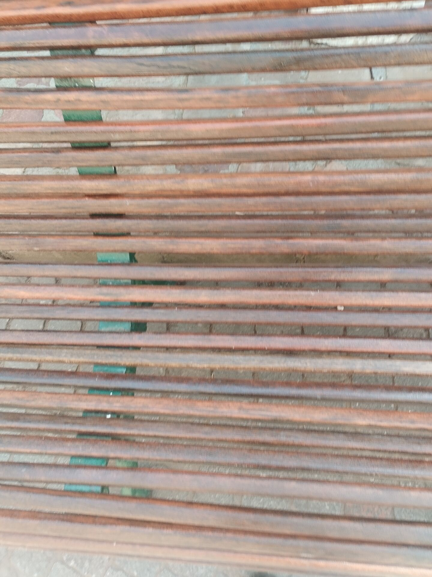 Banc de jardin ancien avec pieds en fonte