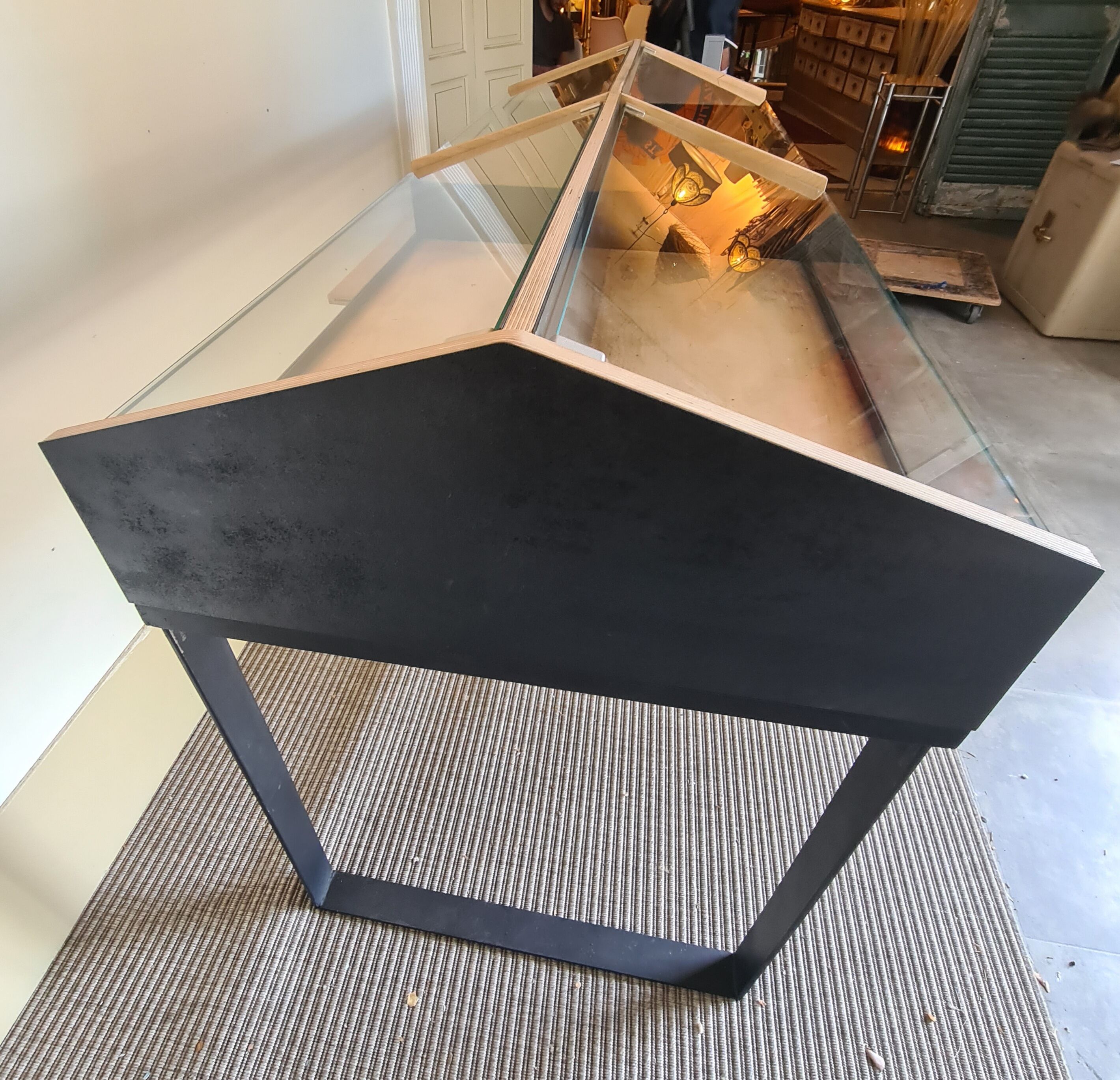 Double shop window 180 x 71 x 107 cm