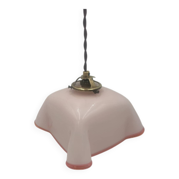 Opaline suspension