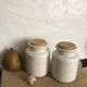 Duo de pots avec couvercles en grès blanc