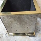 Cache pot mirror 70 years