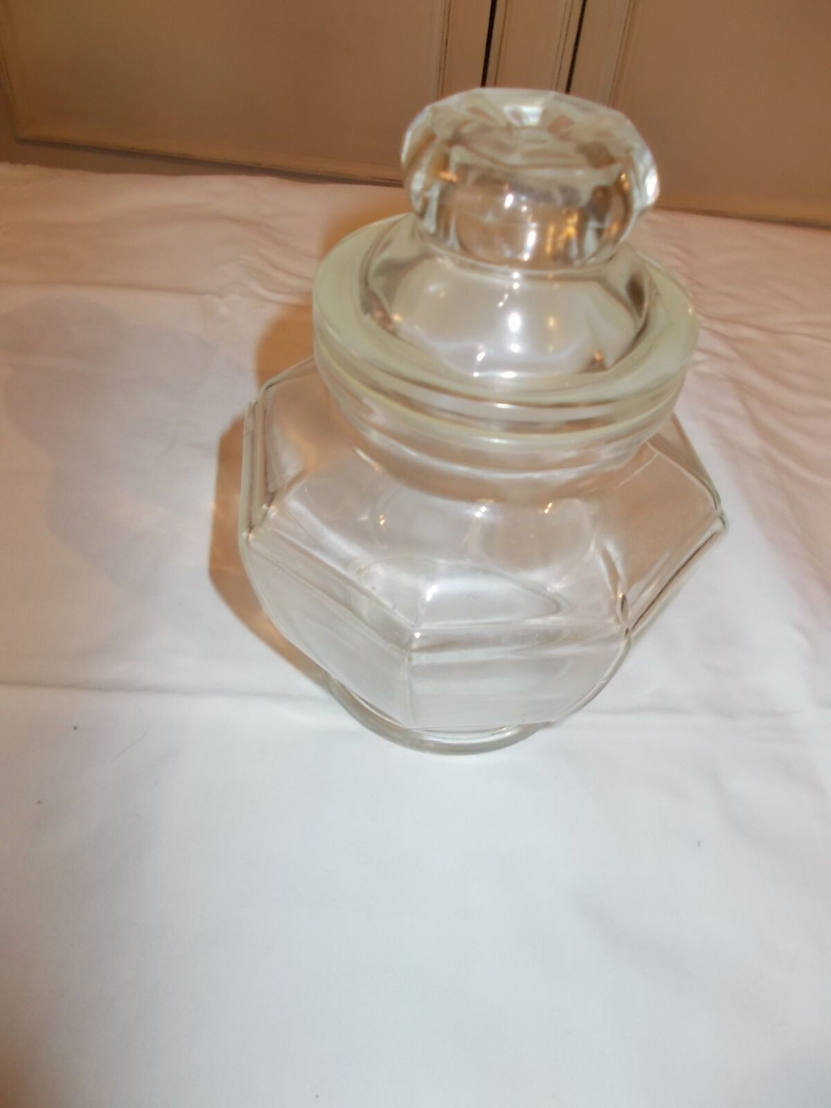 Glass jar