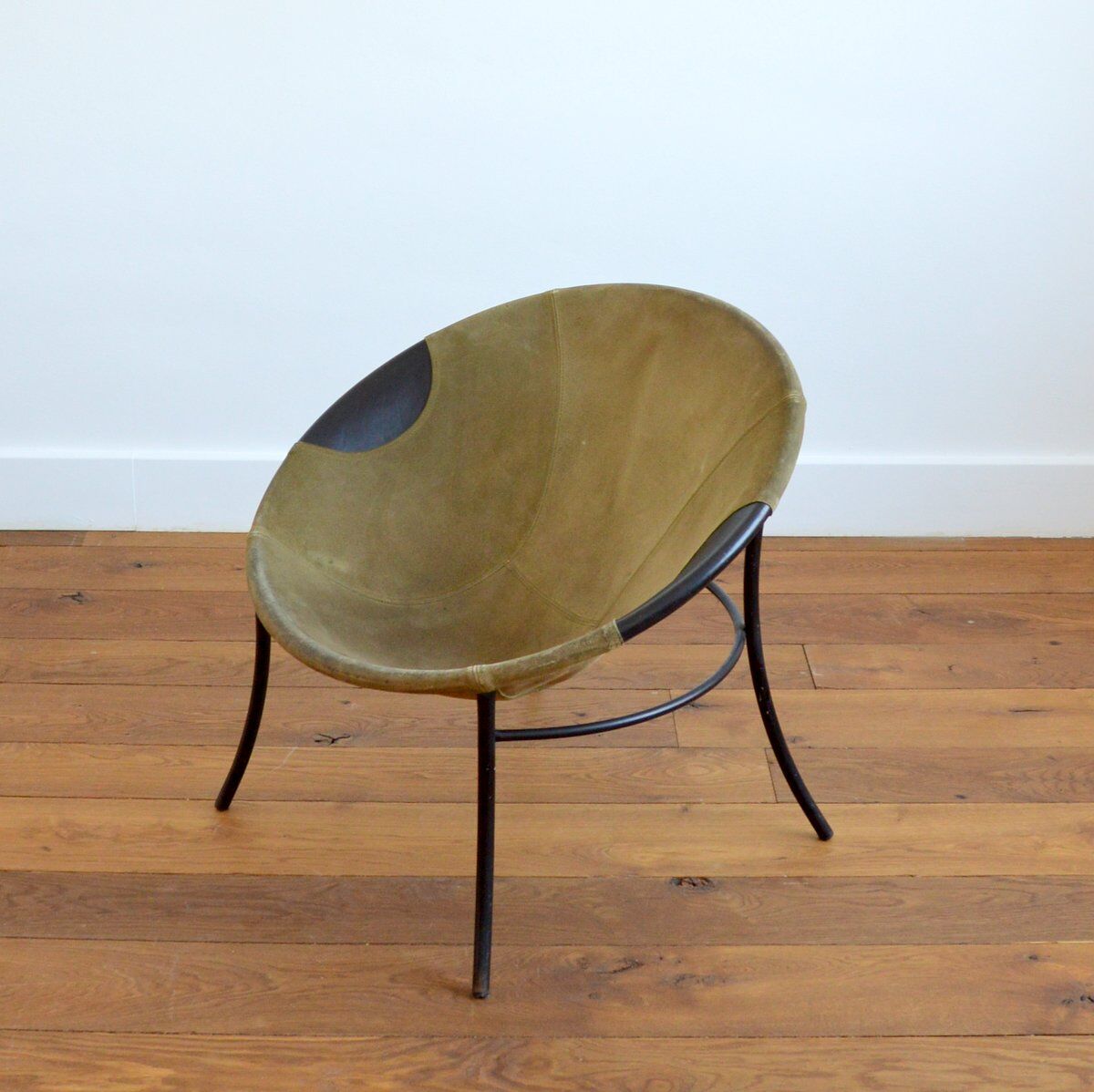 Circle chair in vintage suede 1960s