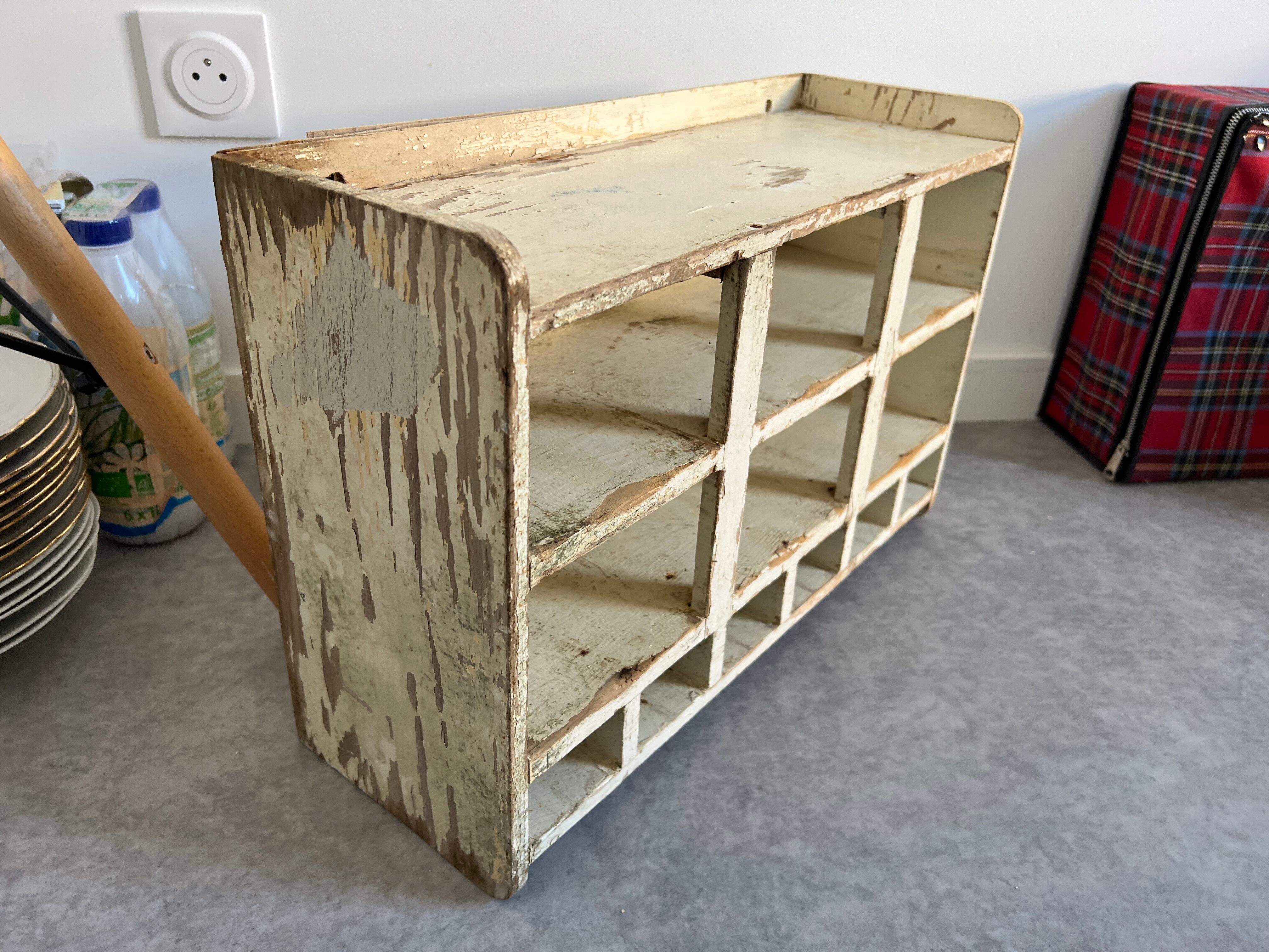 Wall shelf