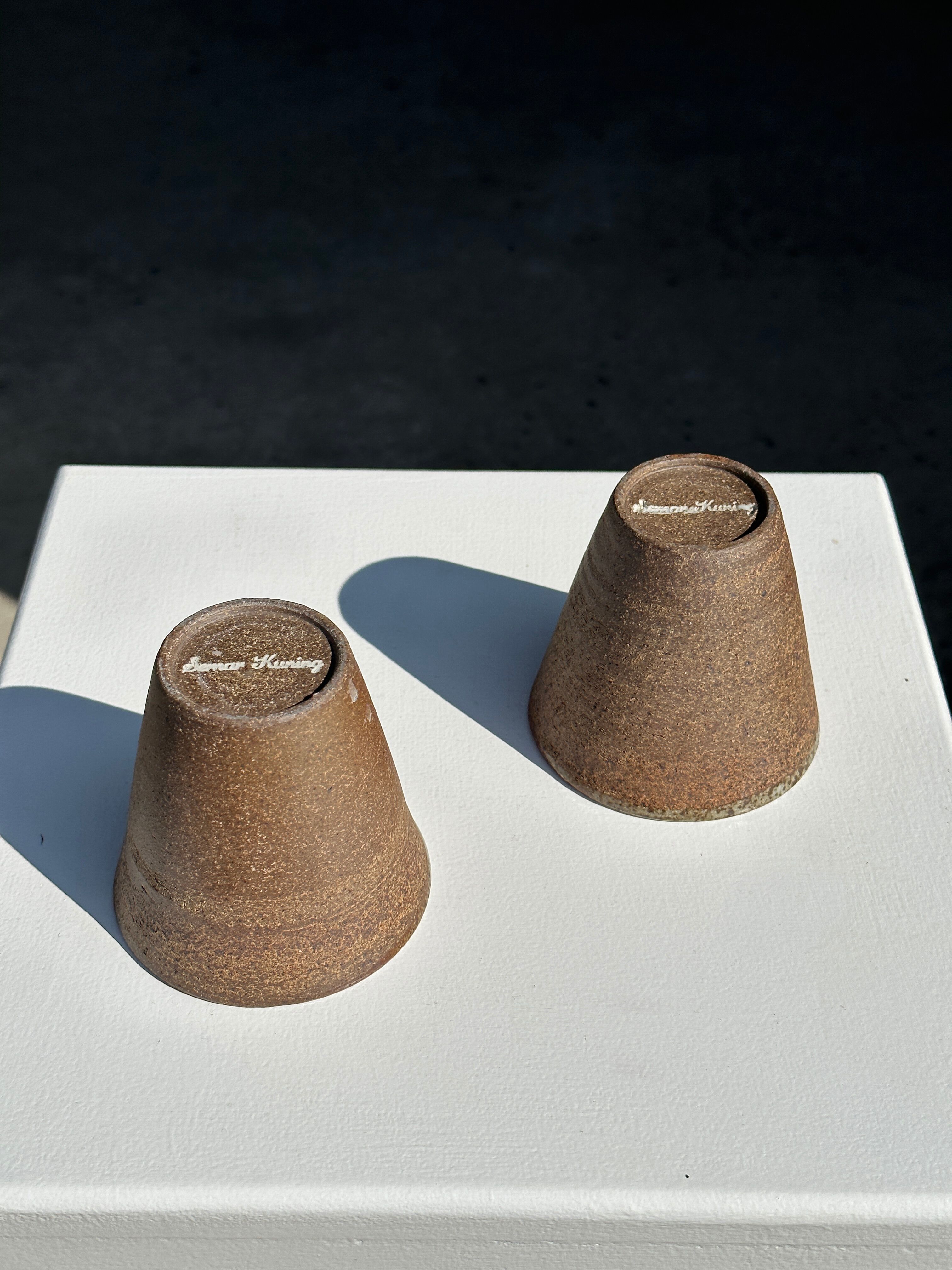 Lot de 2 tasses en céramique indonésienne (mat brun)