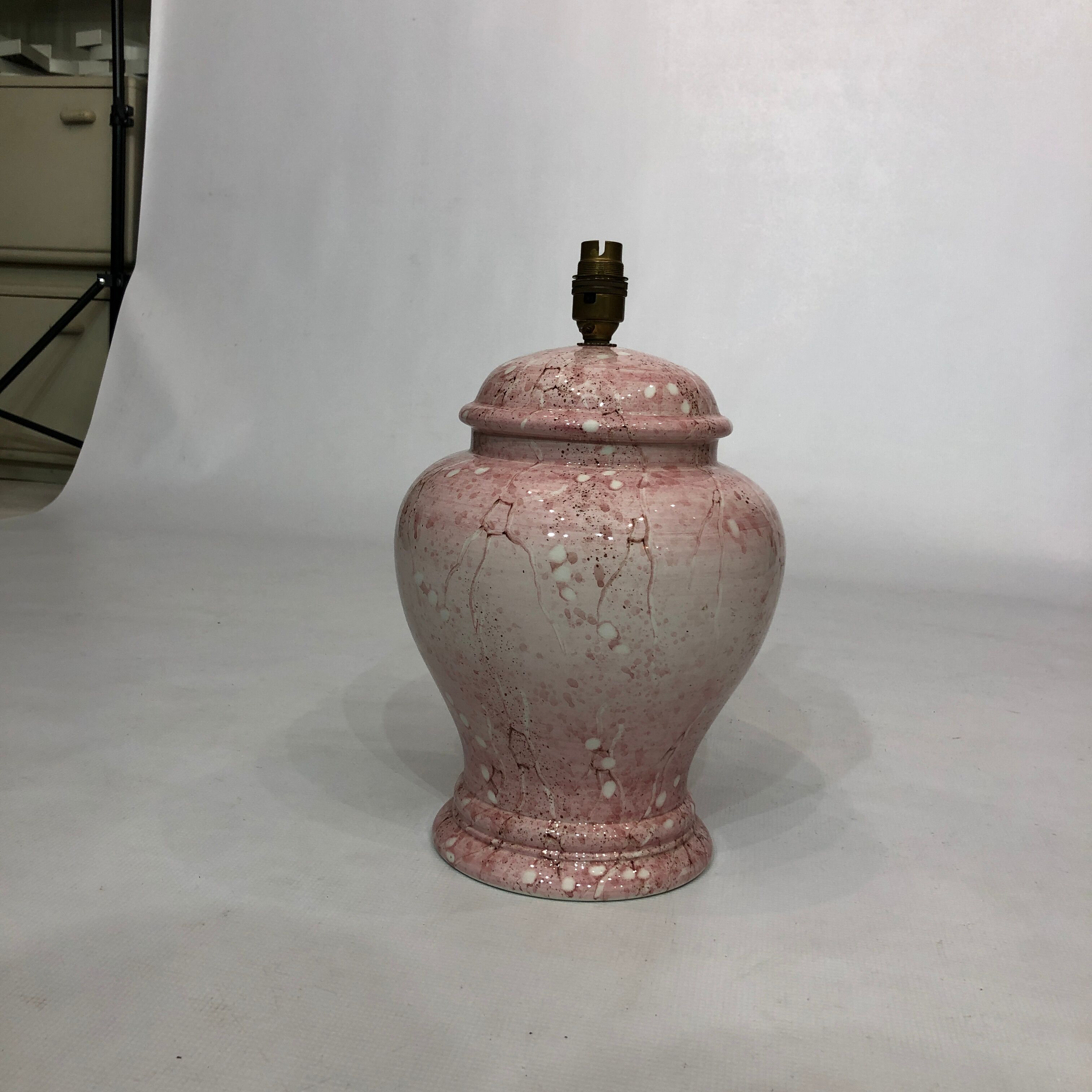 1980s Pink Ceramic Italian Table Lamp Marble Effect Vintage Urn Neo Classic