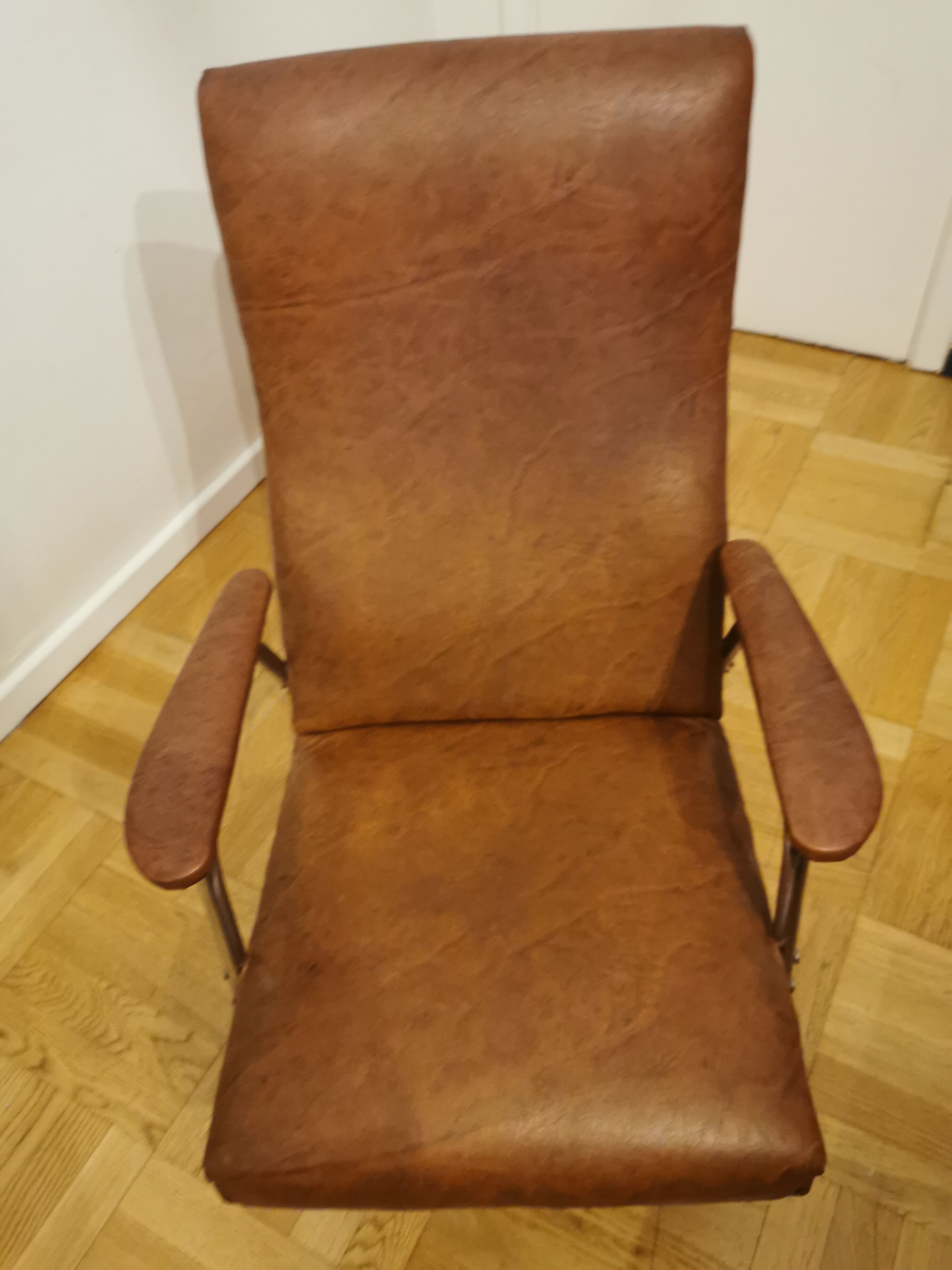 Fauteuil skaï années 70