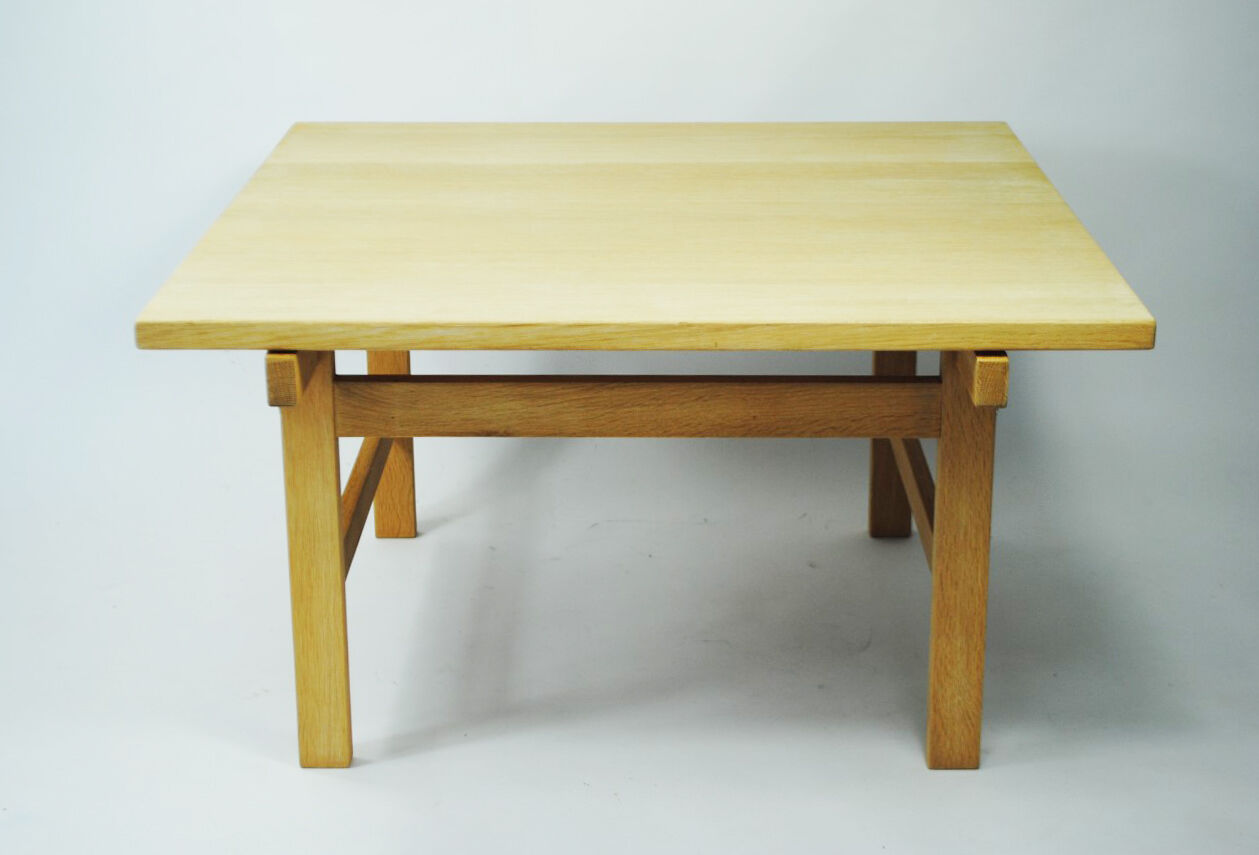 Table low Hans Wegner