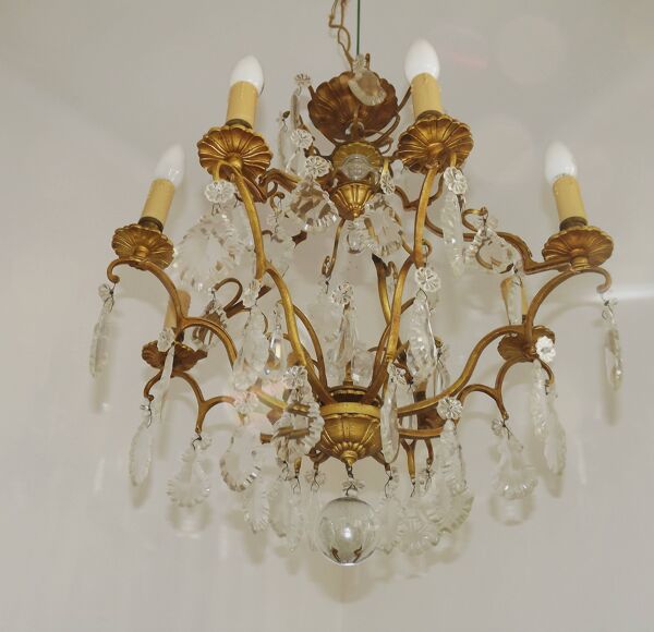 Grand lustre français Louis XV à 8 lumières en bronze doré, verre et cristal