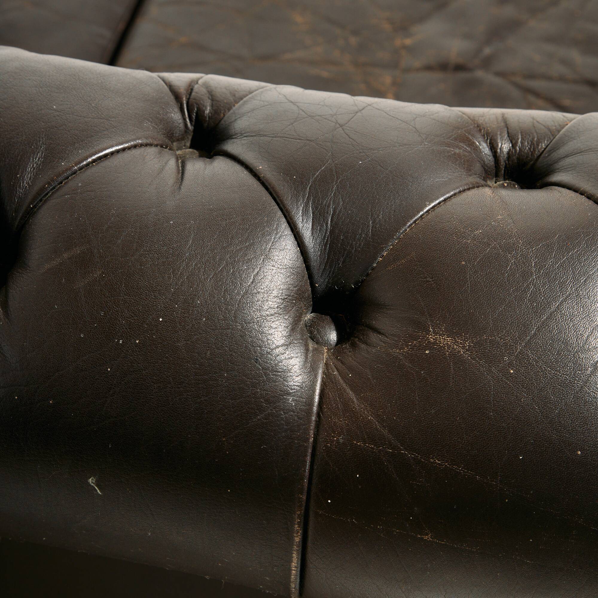 Chesterfield-style leather sofa set, set of 3