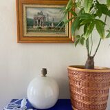 White pearlescent ball lamp foot