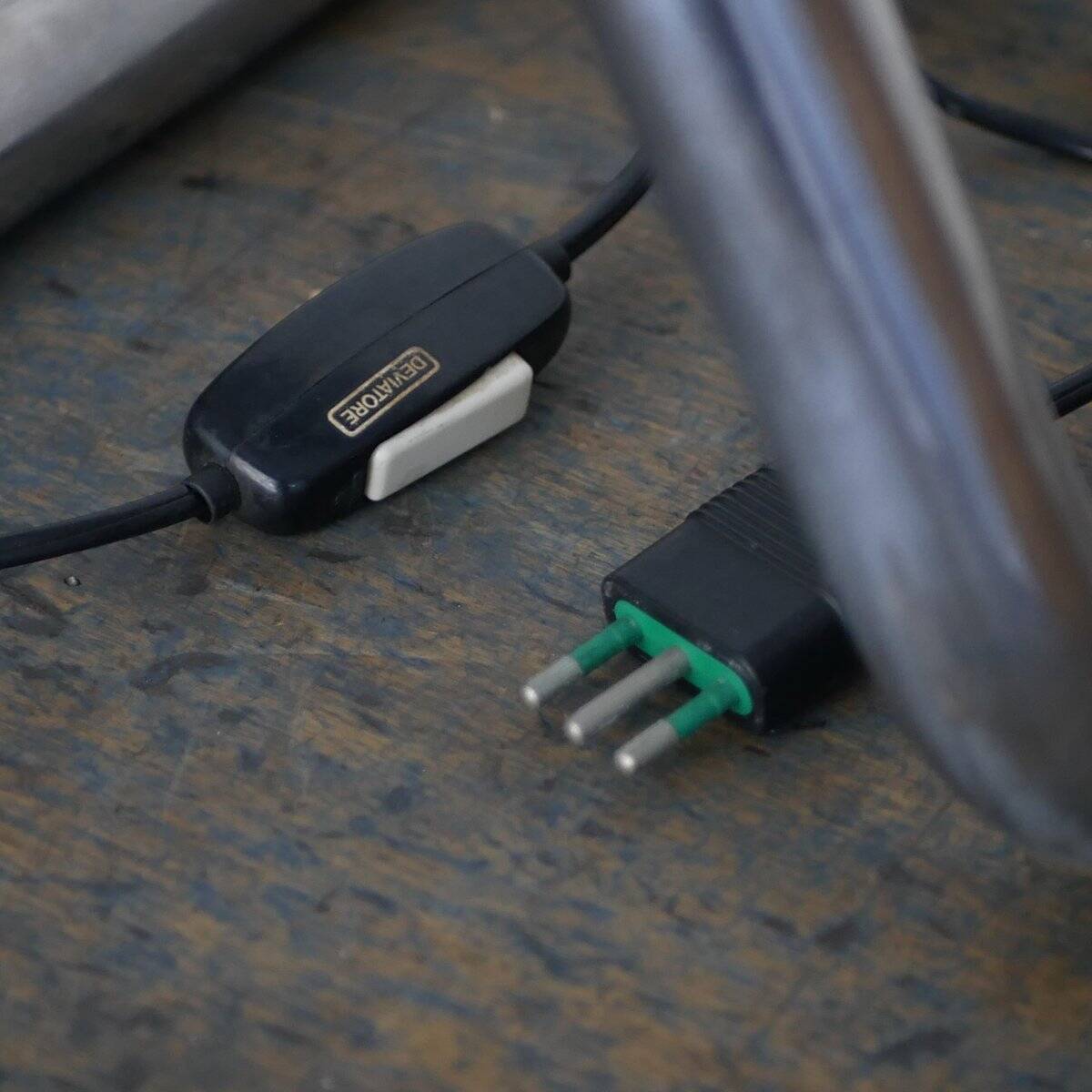 Lampe de table vintage en métal chromé, Italie, années 1970