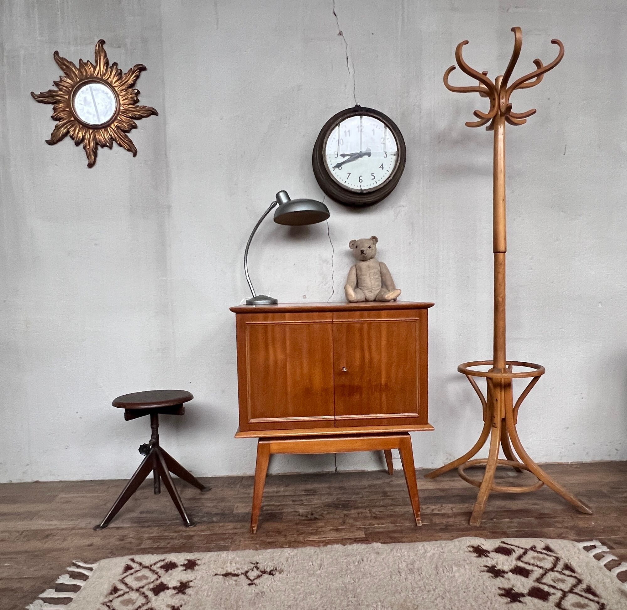 Bar meuble TV mobilier enfilade table à langer vintage