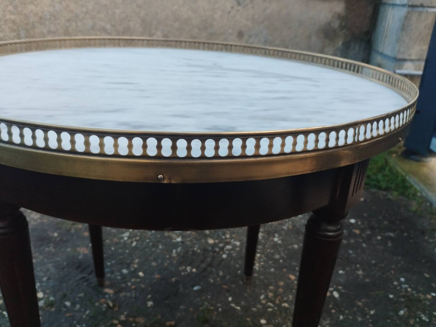 Bouillotte coffee table with antique marble top, Louis XVI style