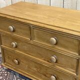 English chest of drawers of the nineteenth century in fir
