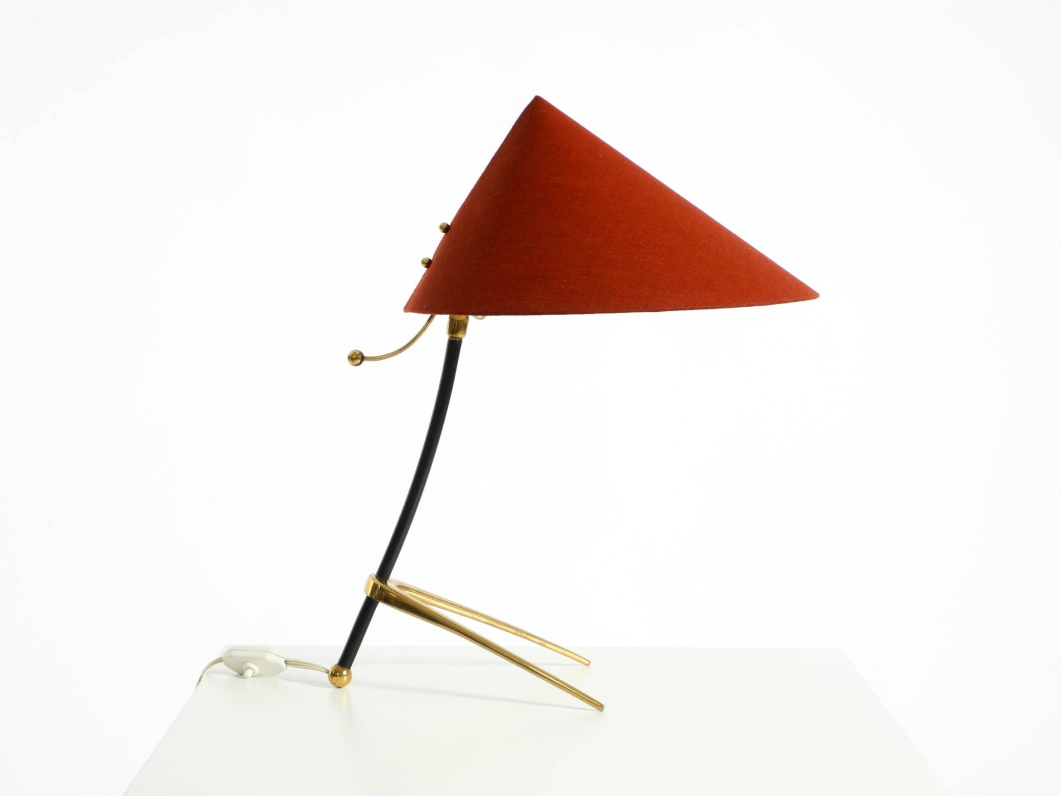 Large Kalmar Mid-Century tripod brass table lamp with a new fabric shade