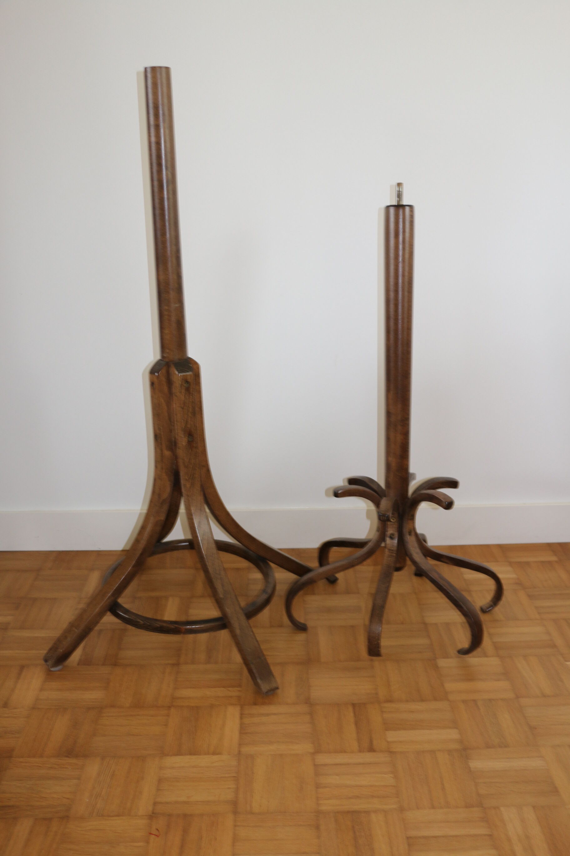 Baumann single dark beech parrot coat rack (model a)