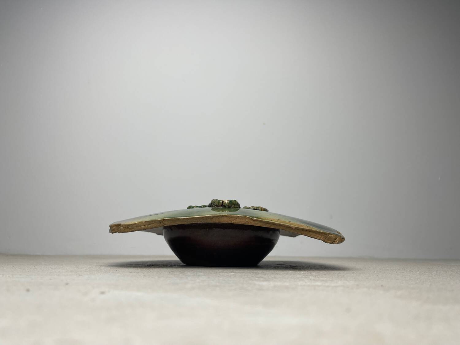 Glazed ceramic flowerpot vase