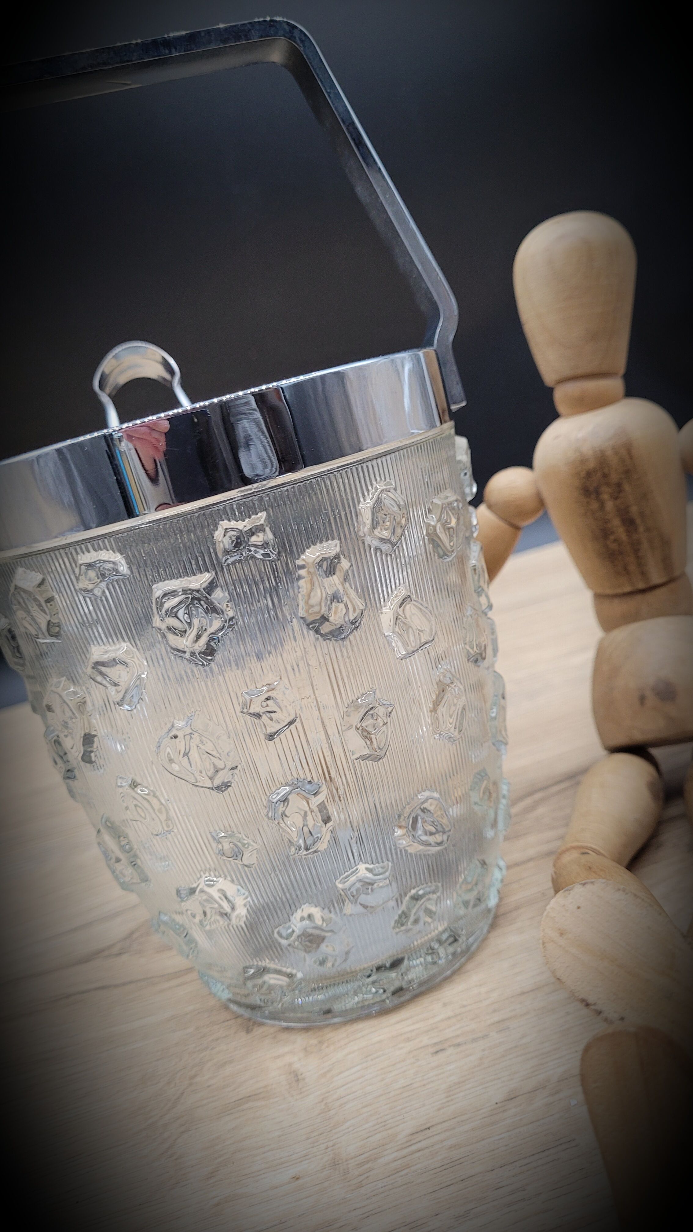 Bucket ice cubes glass