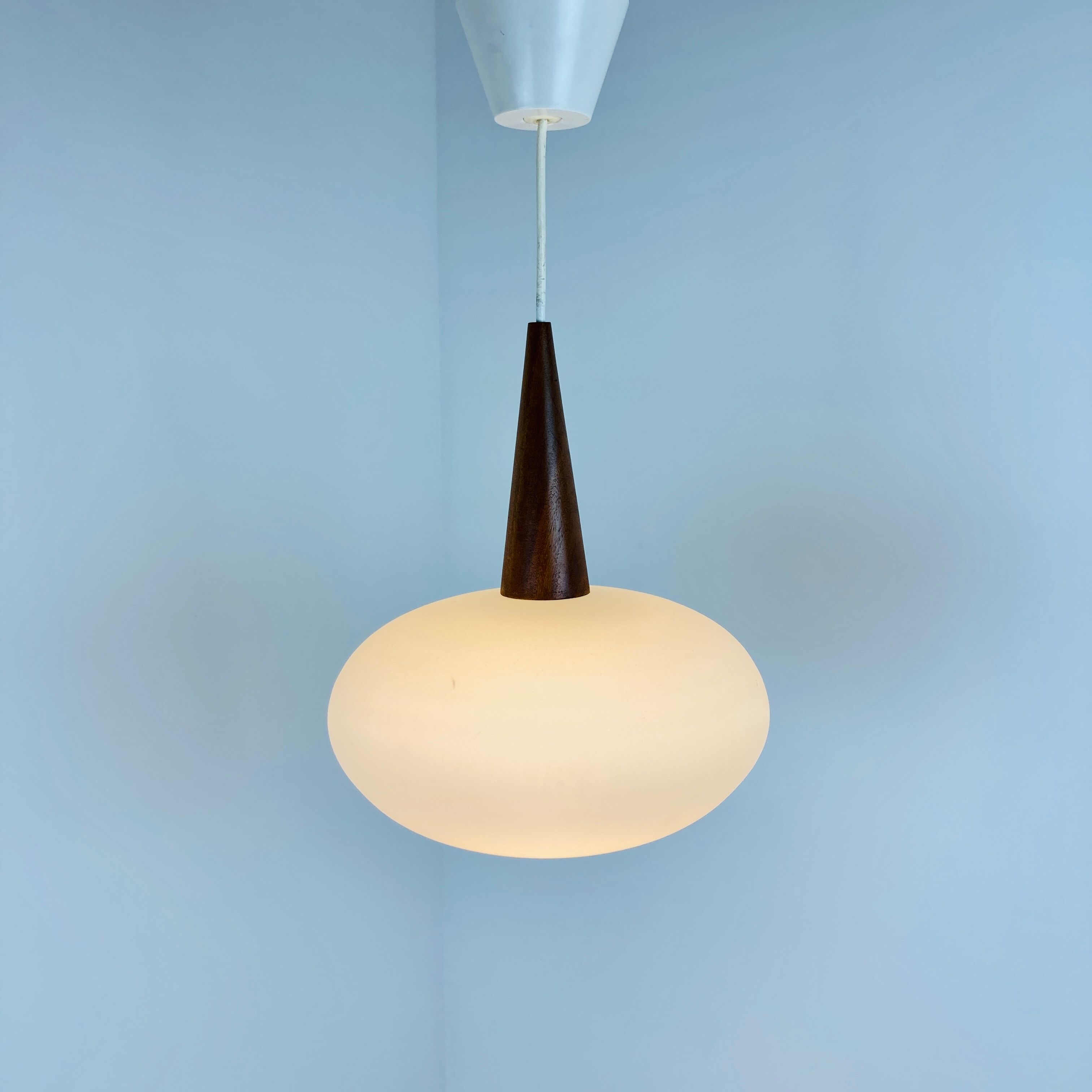 Suspension by Louis Kalff, Philips edition.