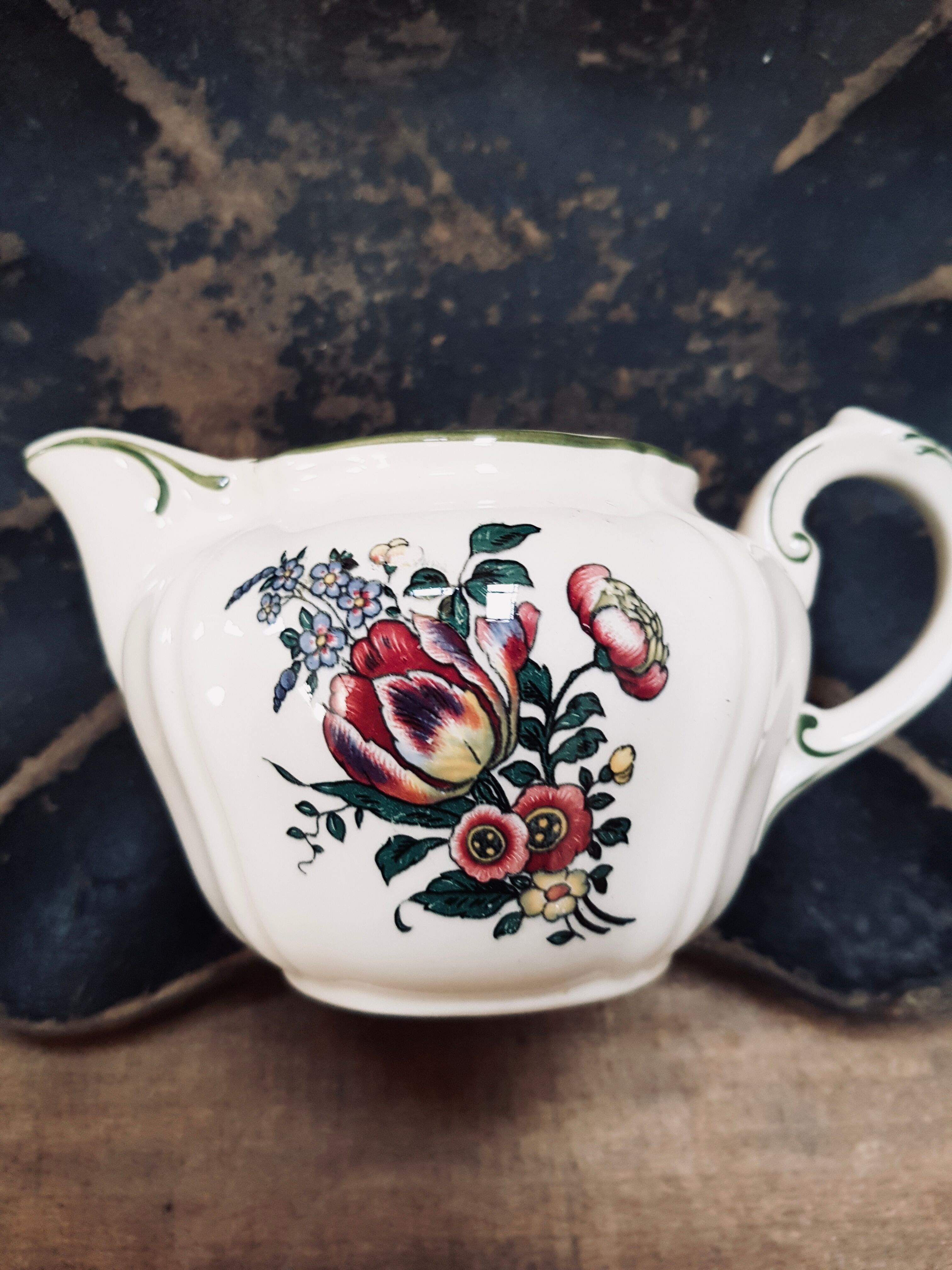 Villeroy milk pot and boch