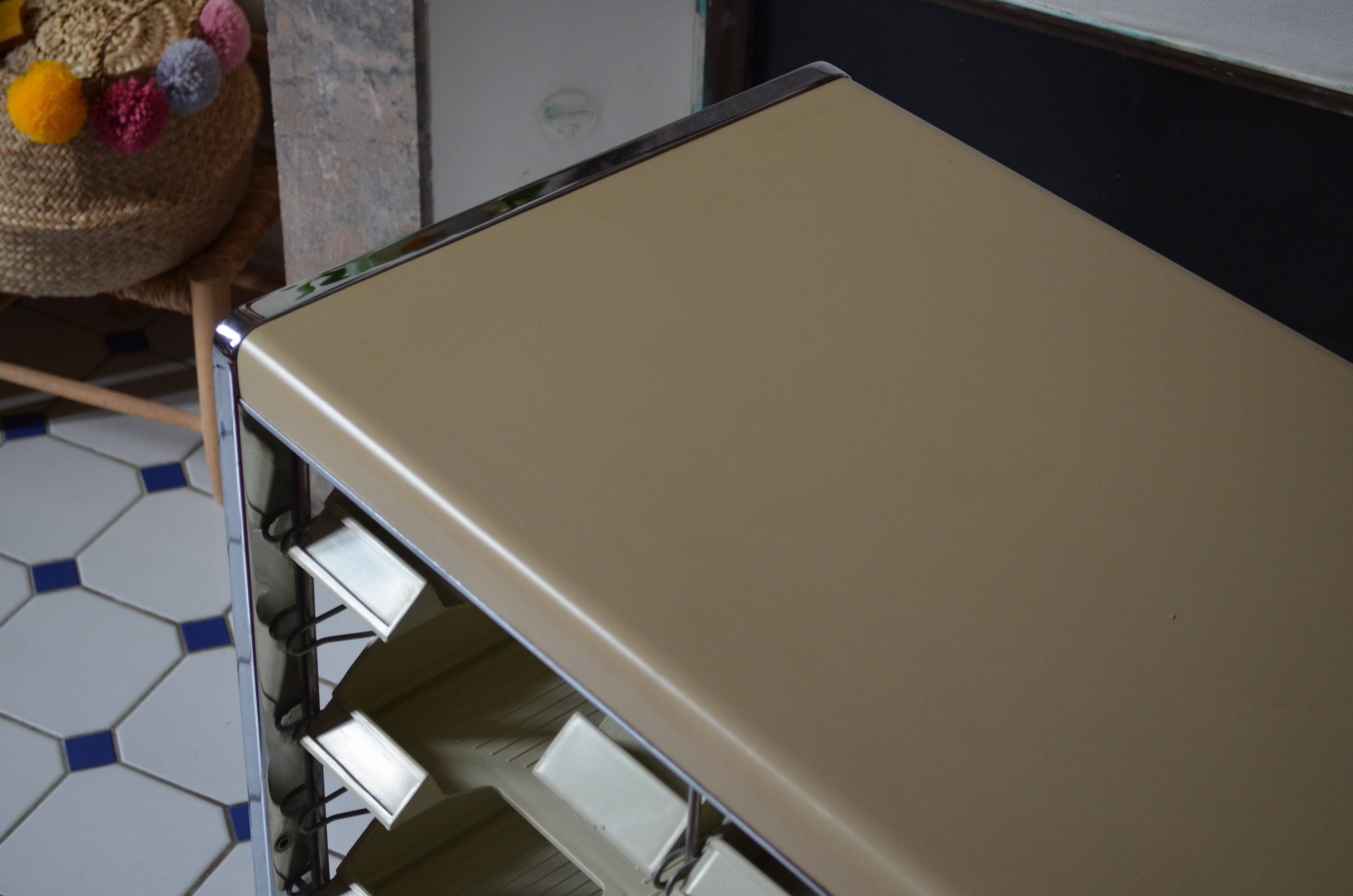 Metal serving trolley