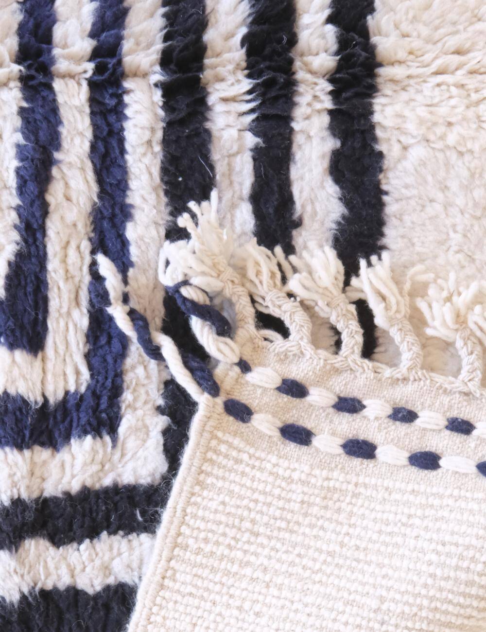 Black and White Rug from Morocco - 268 x 175 cm